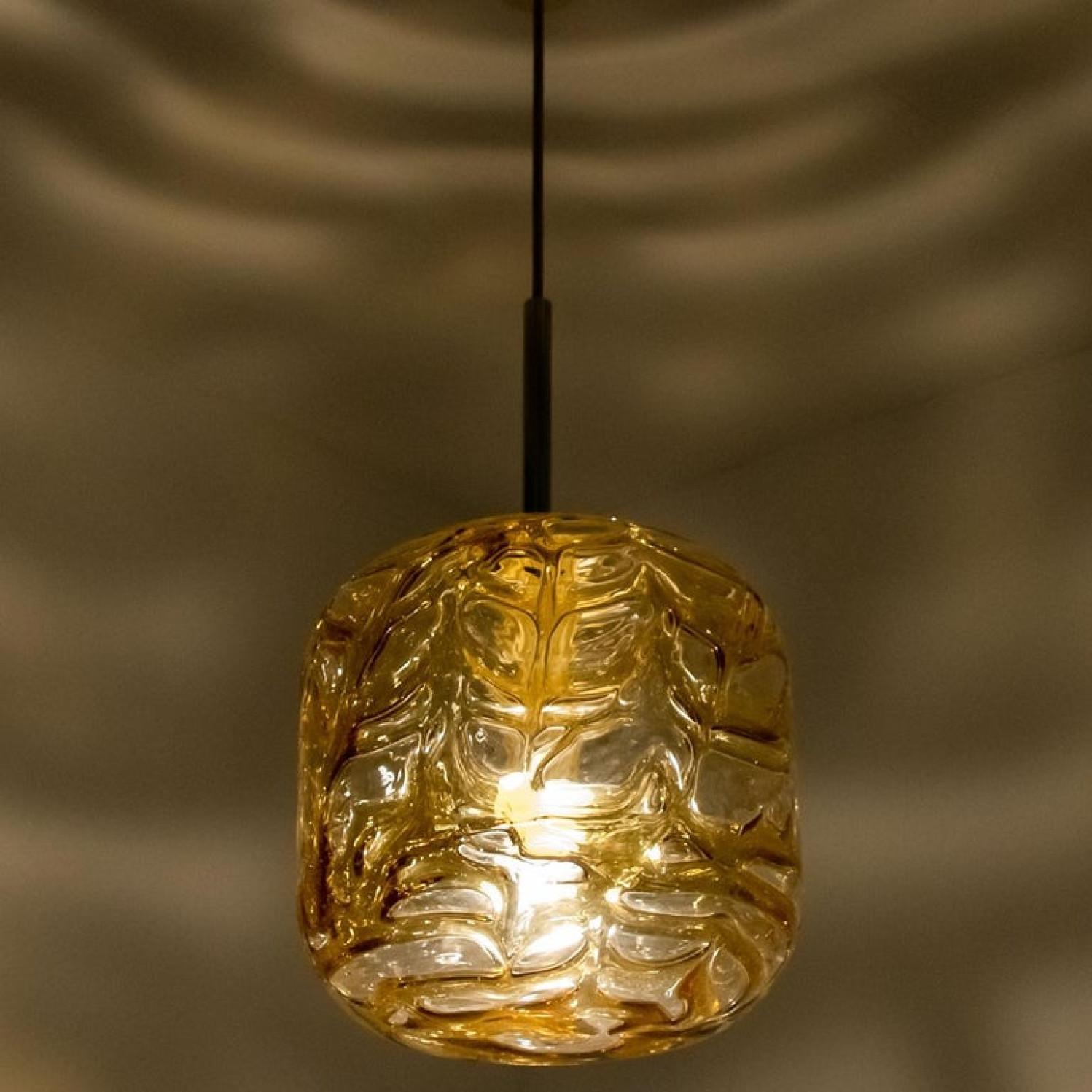 Exceptional Pair of Amber Murano Glass Pendant Lights Venini Style, 1970 In Excellent Condition For Sale In Rijssen, NL