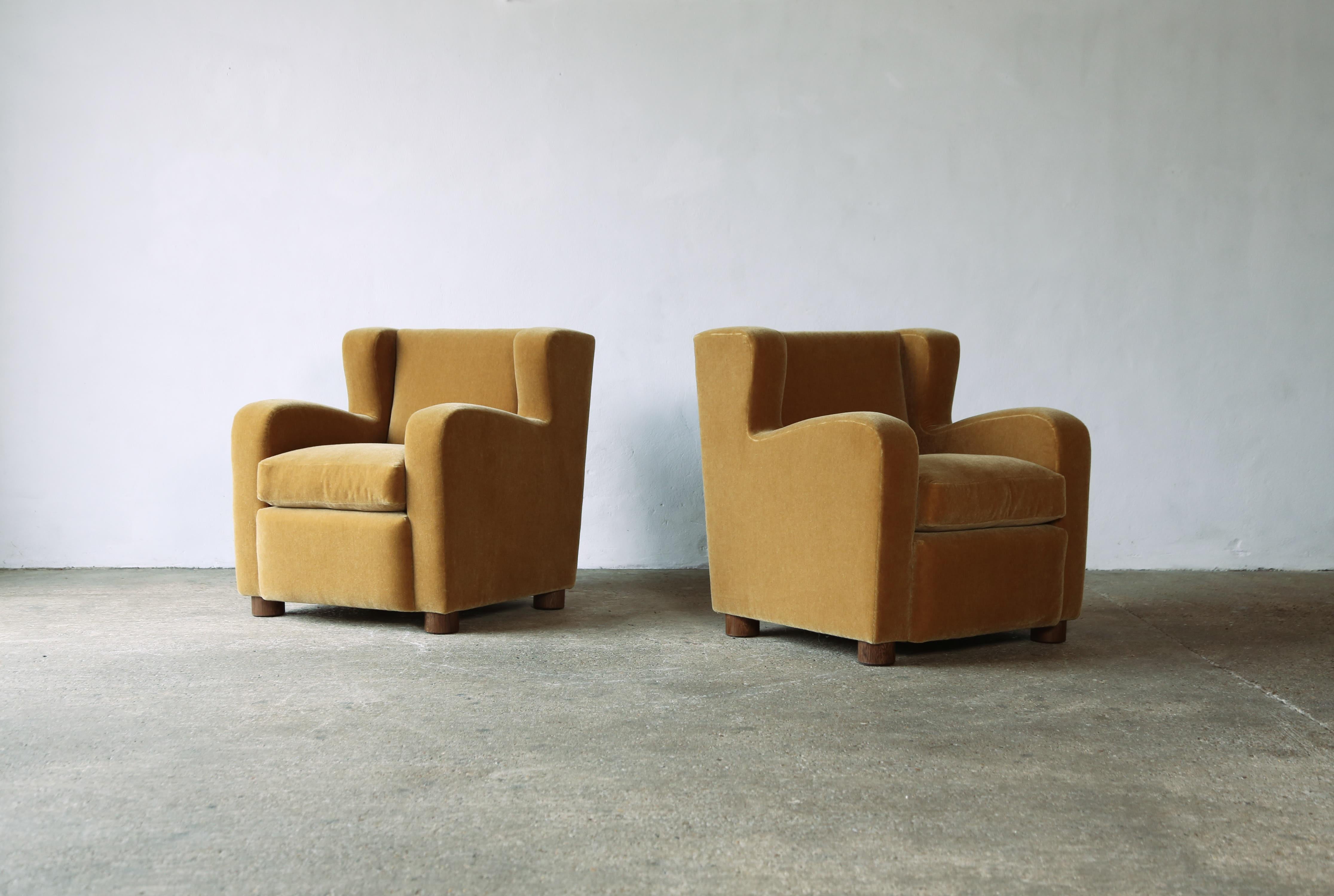 Außergewöhnliches Paar Sessel, gepolstert mit reinem Mohair im Angebot 4