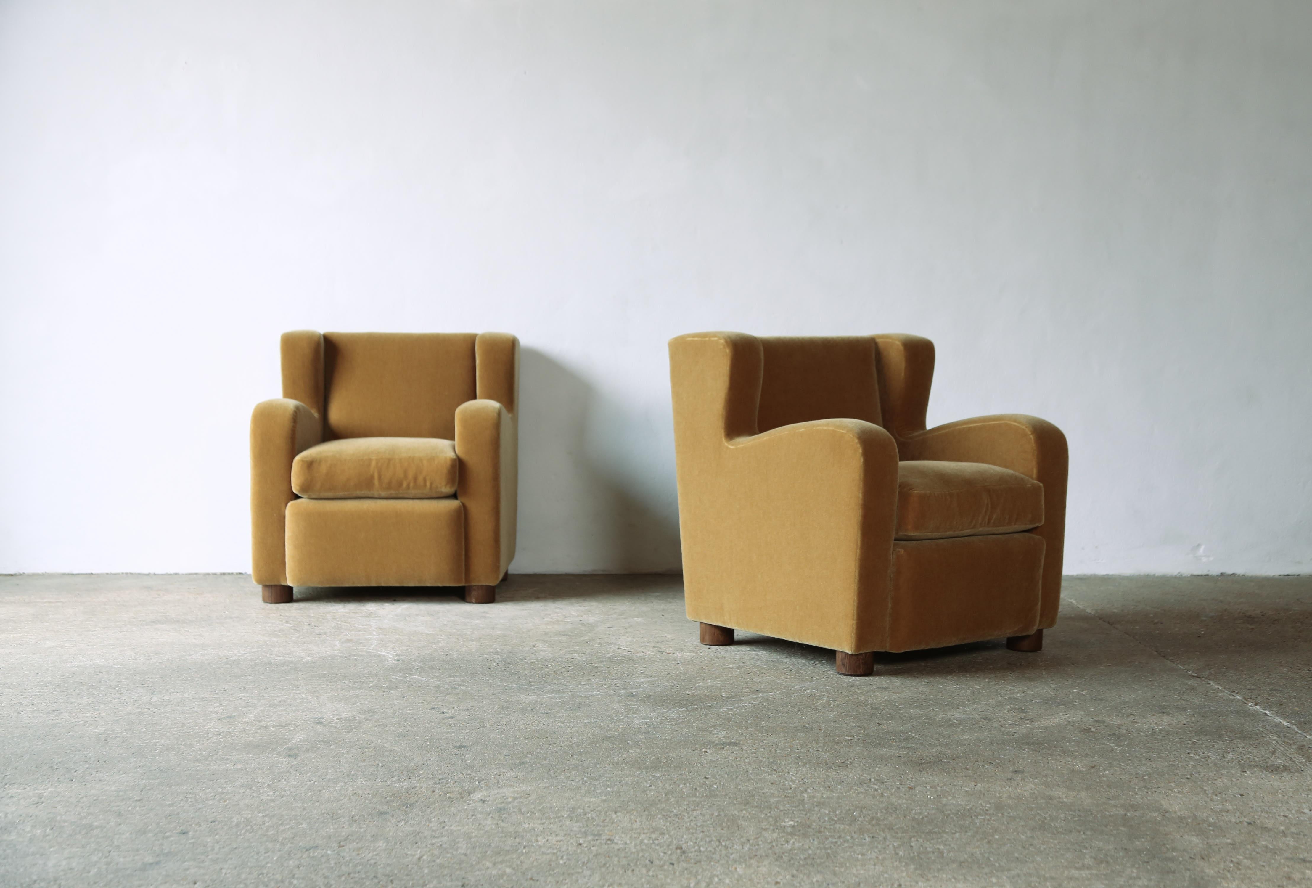 Außergewöhnliches Paar Sessel, gepolstert mit reinem Mohair im Angebot 5