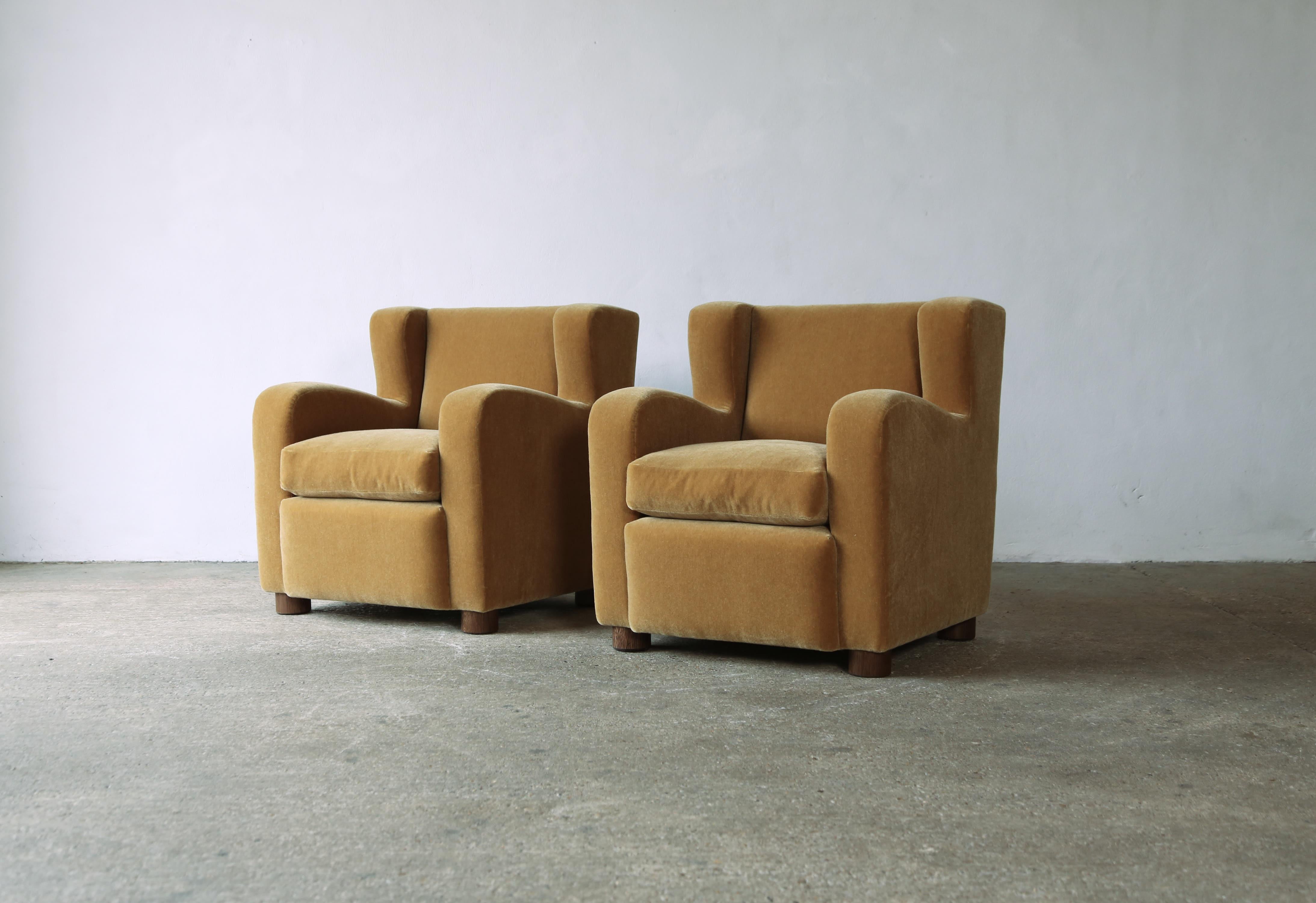 Außergewöhnliches Paar Sessel, gepolstert mit reinem Mohair im Angebot 2