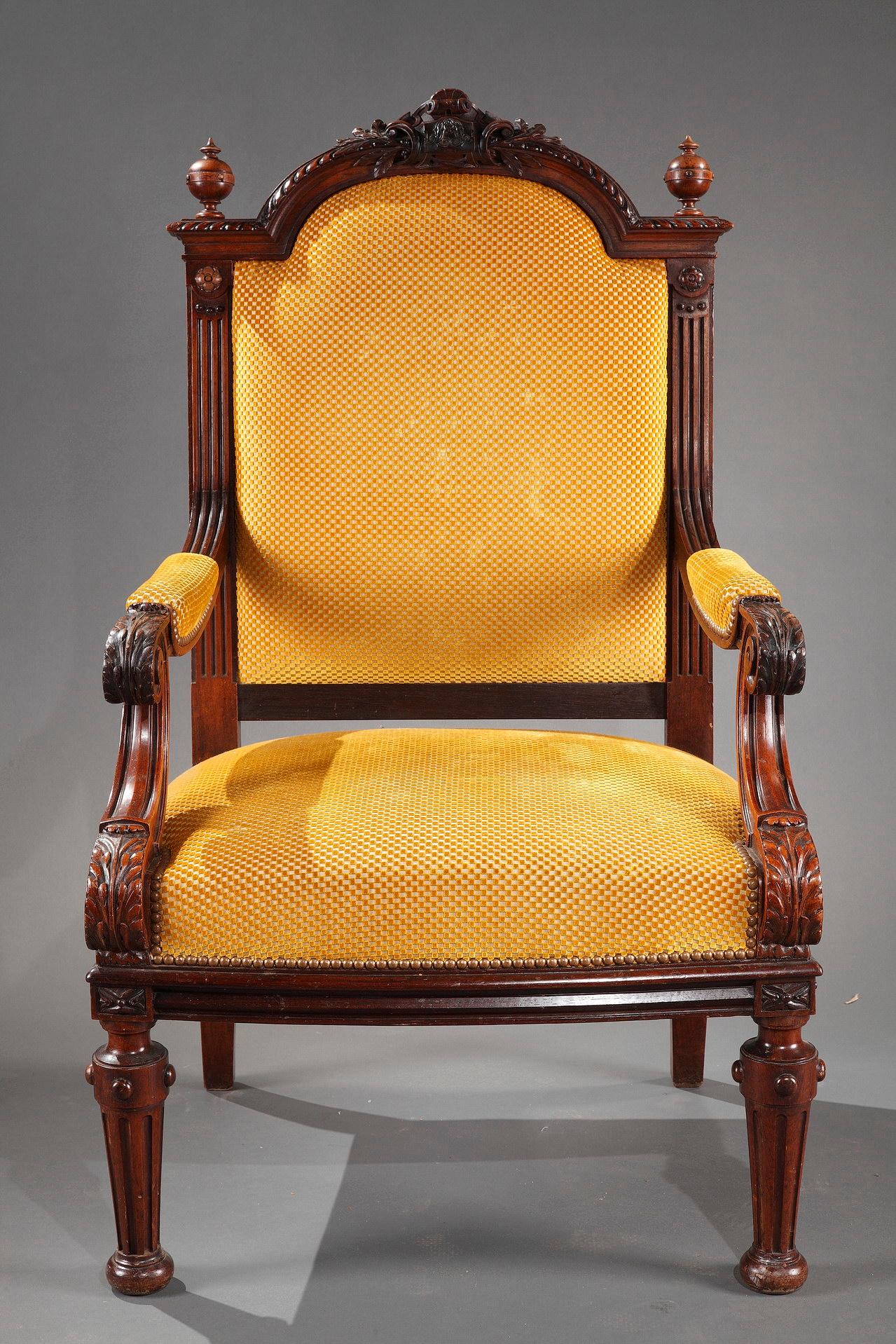 Important pair of armchairs attributed to H.A. Fourdinois, with a flat back in “chapeau de gendarme” centered with a carved and foliated cartouche, joining padded scroll armrests carved with acanthus leaves. Standing on two characteristic