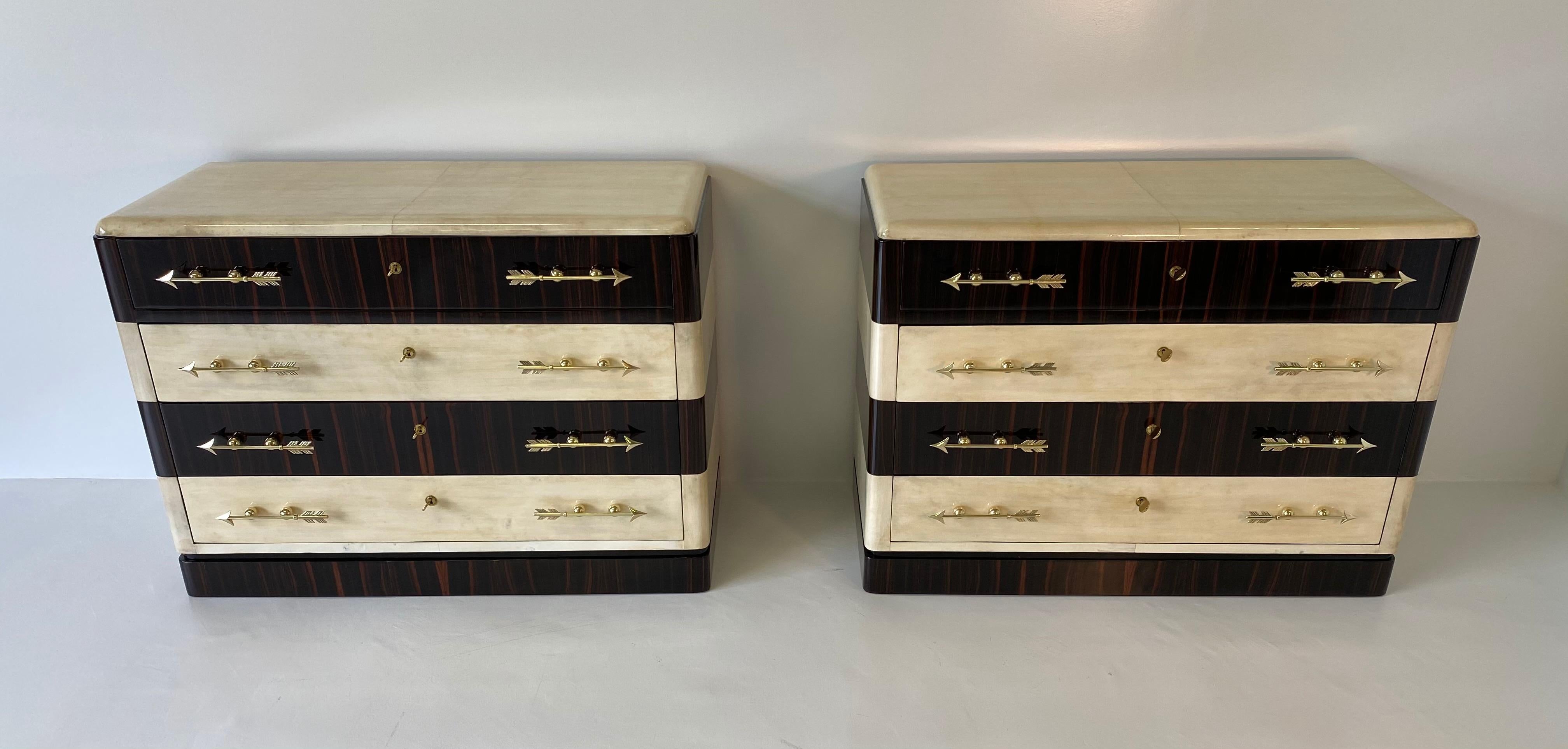 These magnificent Art Deco chest of drawers were produced in the 1930s in Italy.
They are covered in parchment and Macassar creating a unique and elegant visual effect typical of the Art Deco style.
The precious handles are reproductions of arrows