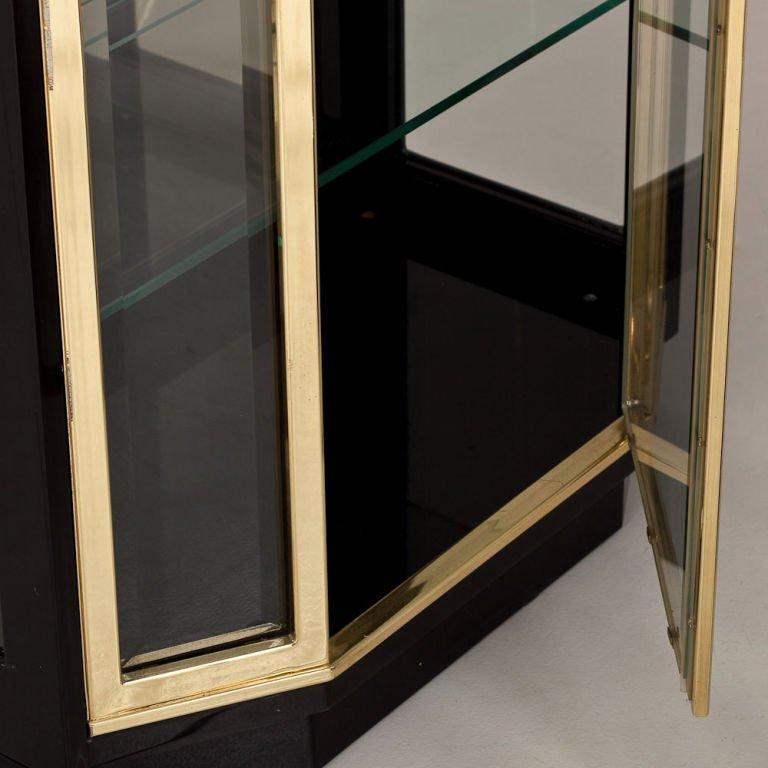 Mid-Century Modern Exceptional Pair of Black Lacquered and Brass Display Cabinets by Henredon