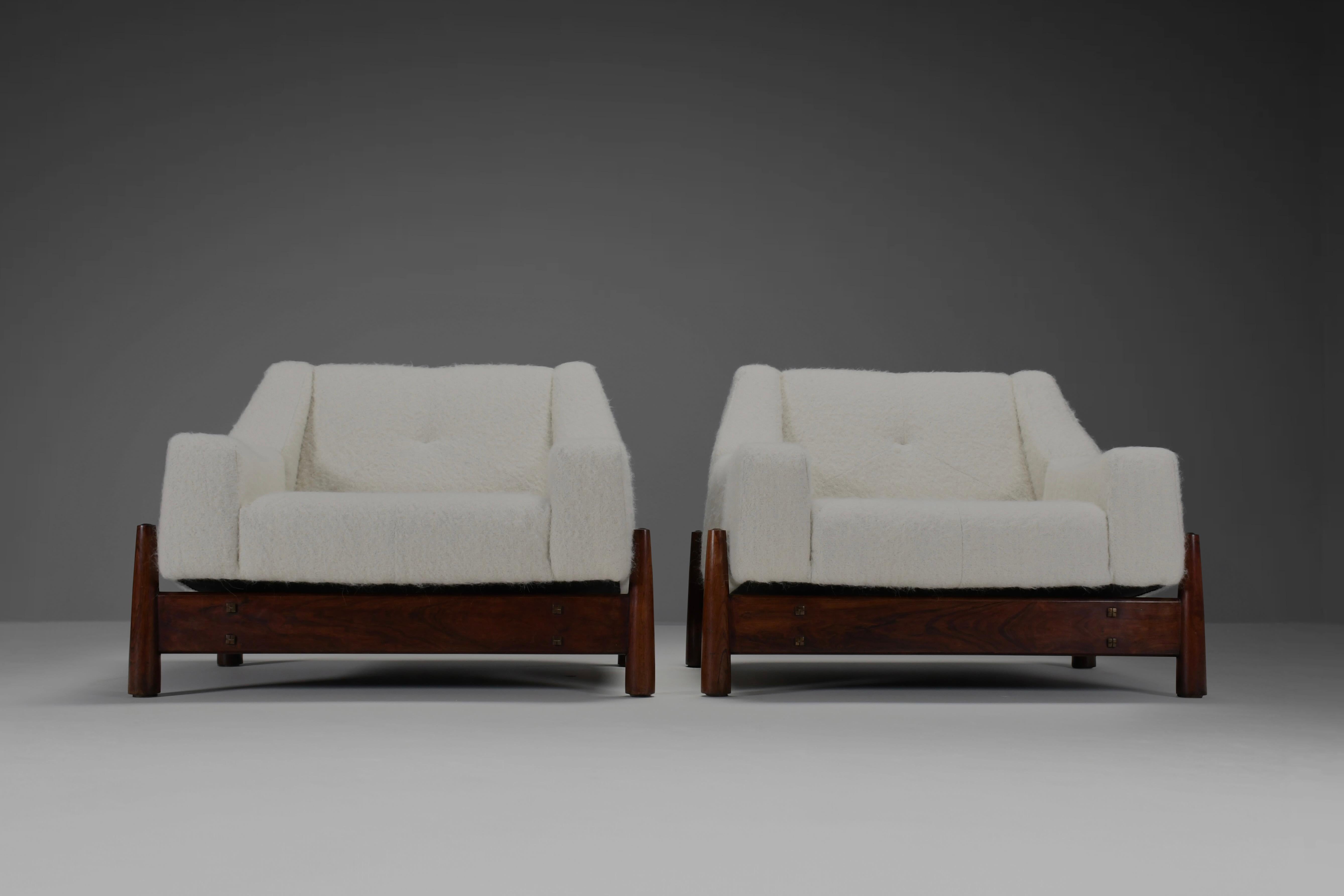 Mid-Century Modern Exceptional Pair of Brazilian Lounge Chairs by Móveis Cimo, 1950s For Sale