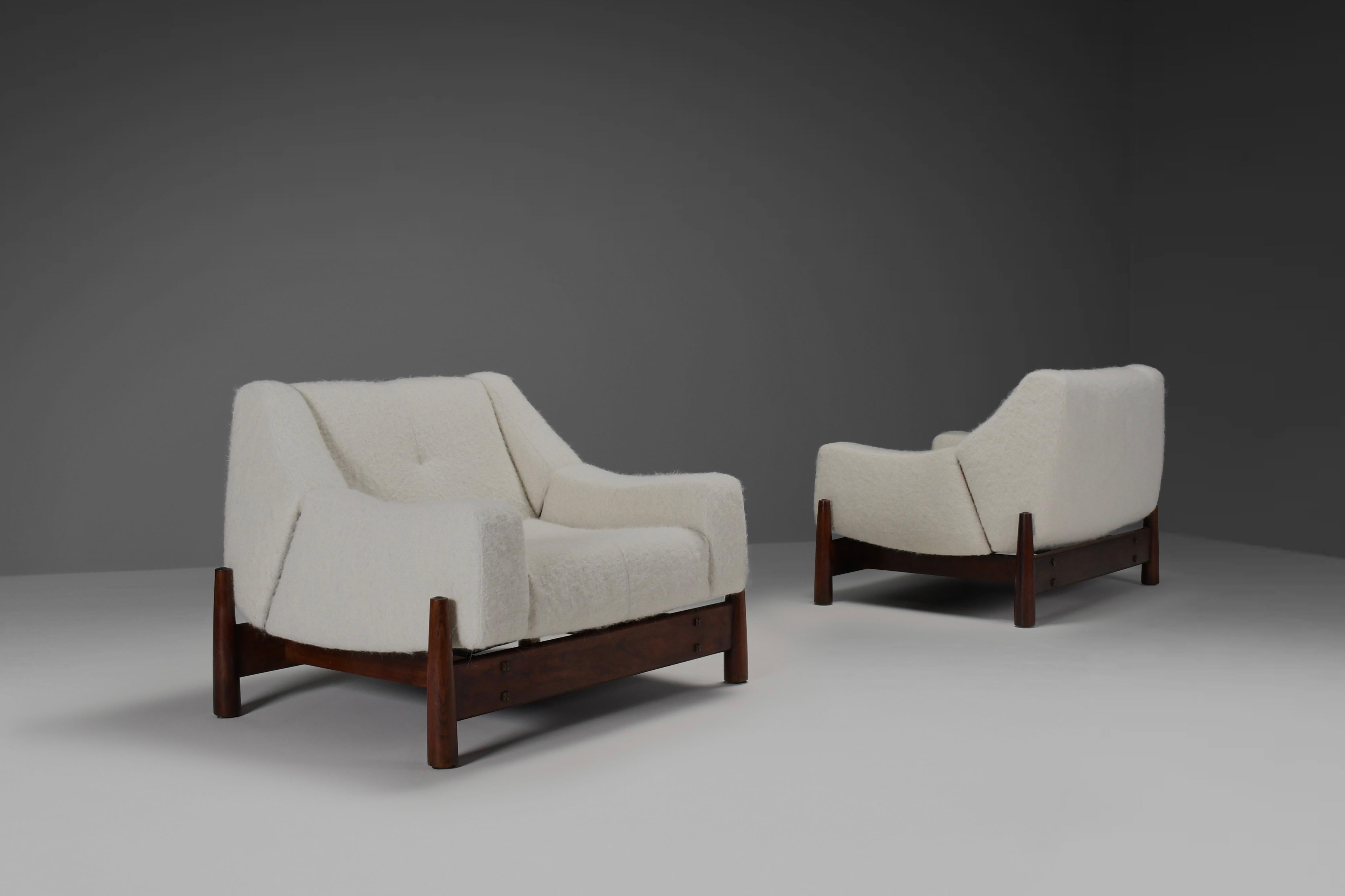 20th Century Exceptional Pair of Brazilian Lounge Chairs by Móveis Cimo, 1950s For Sale