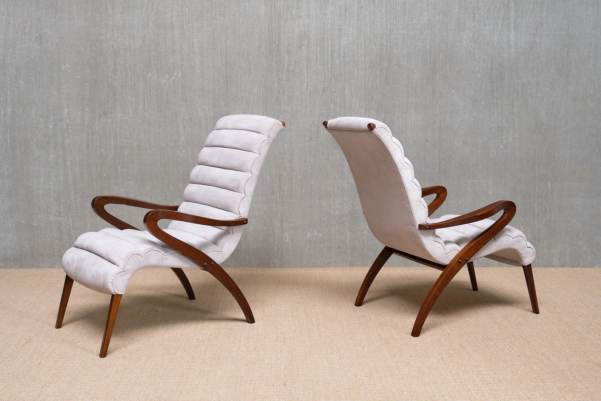 italien Exceptionnelle paire de fauteuils attribués à Carlo Enrico Rava, Italie, années 1940 en vente