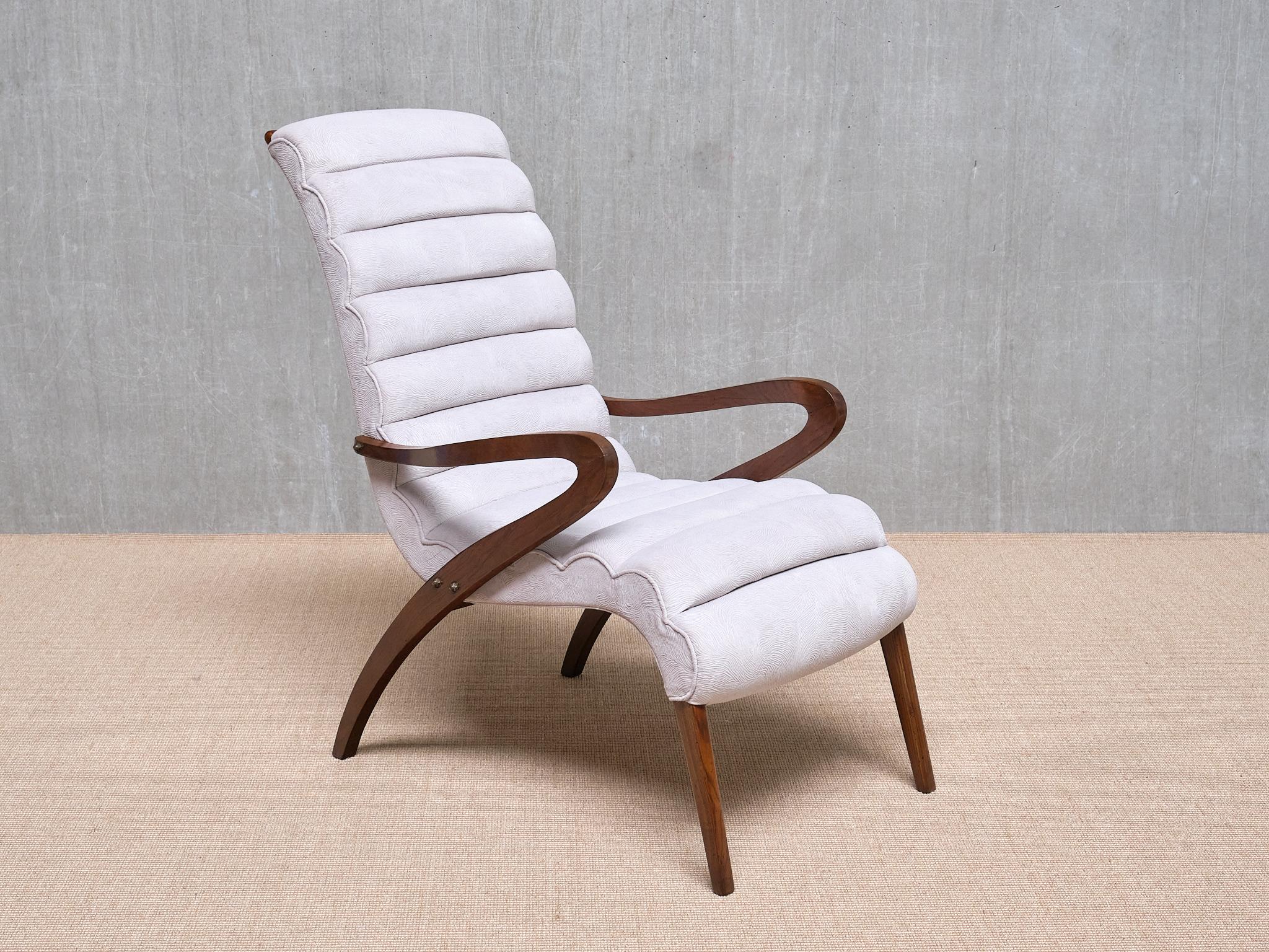 Milieu du XXe siècle Exceptionnelle paire de fauteuils attribués à Carlo Enrico Rava, Italie, années 1940 en vente