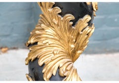 Außergewöhnliches Paar geschnitzter, bemalter und vergoldeter Barocksocksockel