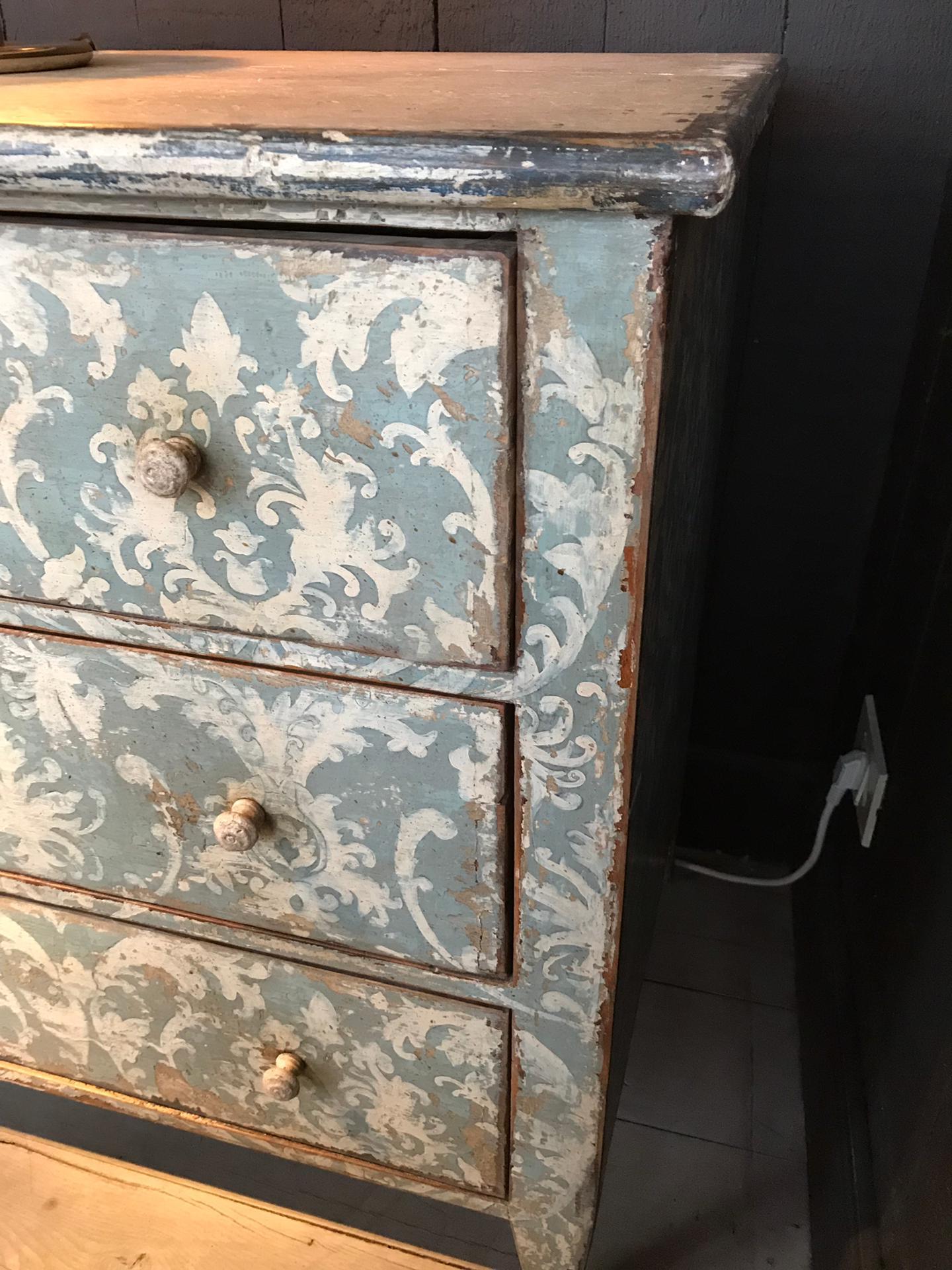 Stunning Pair of Chest of Drawers, Spain, painted in Grey and Beige In Good Condition In Schellebelle, BE
