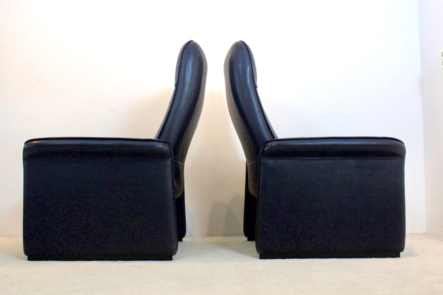 Cuir Exceptionnelle paire de chaises longues et d'ottomans réglables De Sede DS-50 en vente