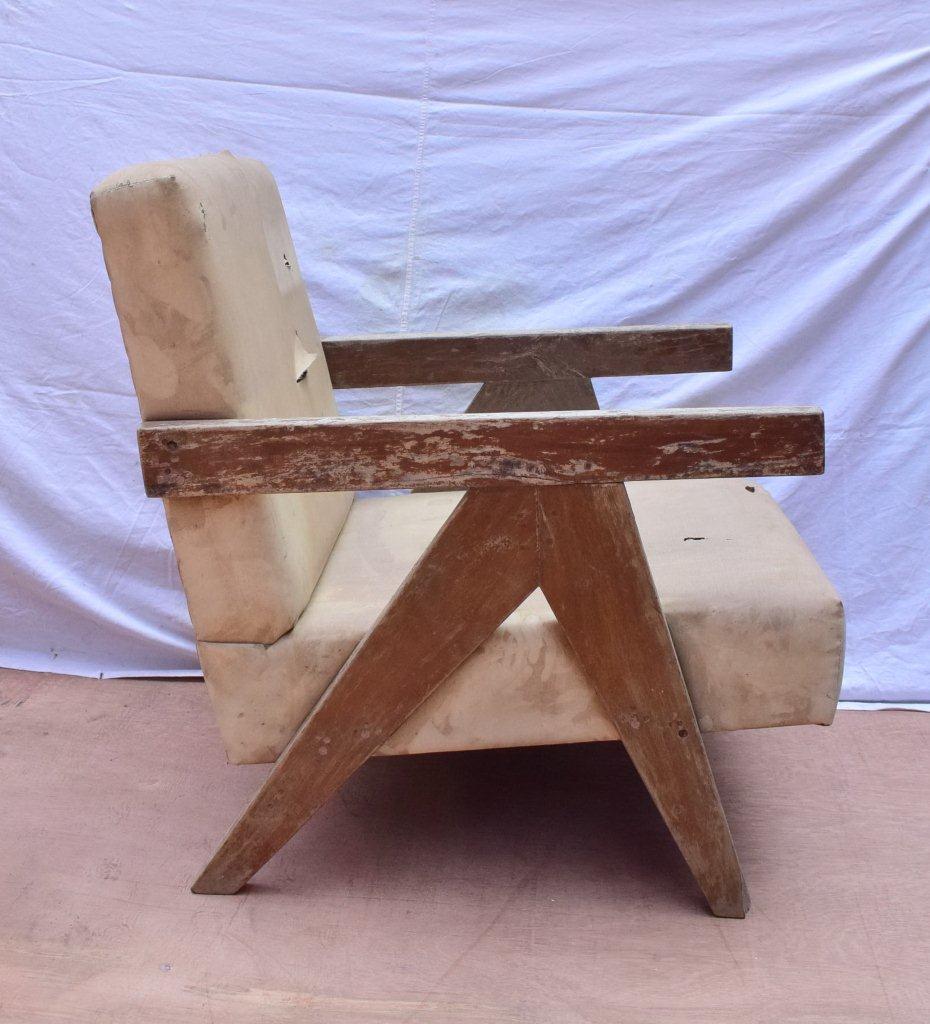 Exceptional pair of Easy Armchairs by Pierre Jeanneret For Sale 4