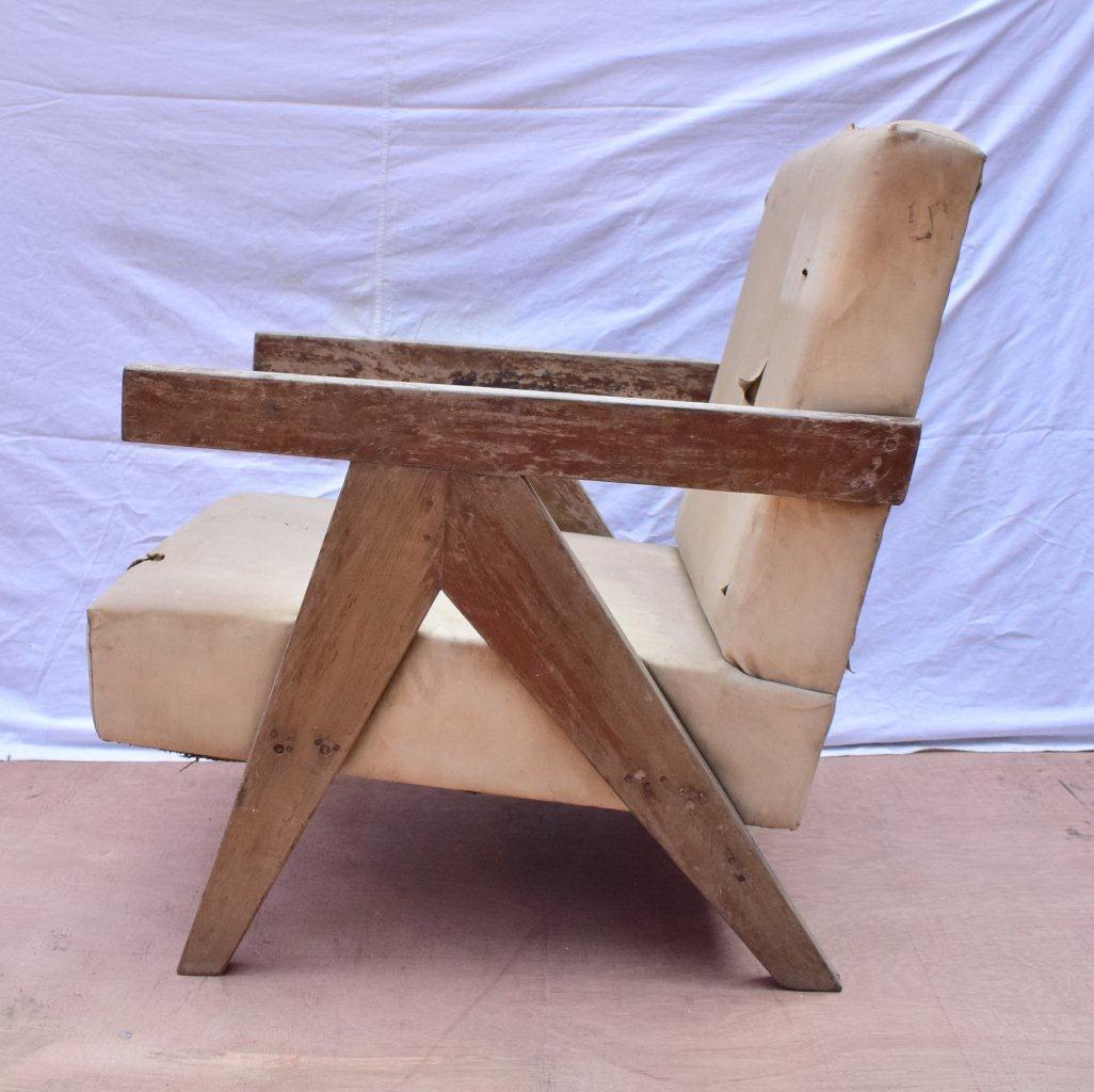 Exceptional pair of Easy Armchairs by Pierre Jeanneret For Sale 3