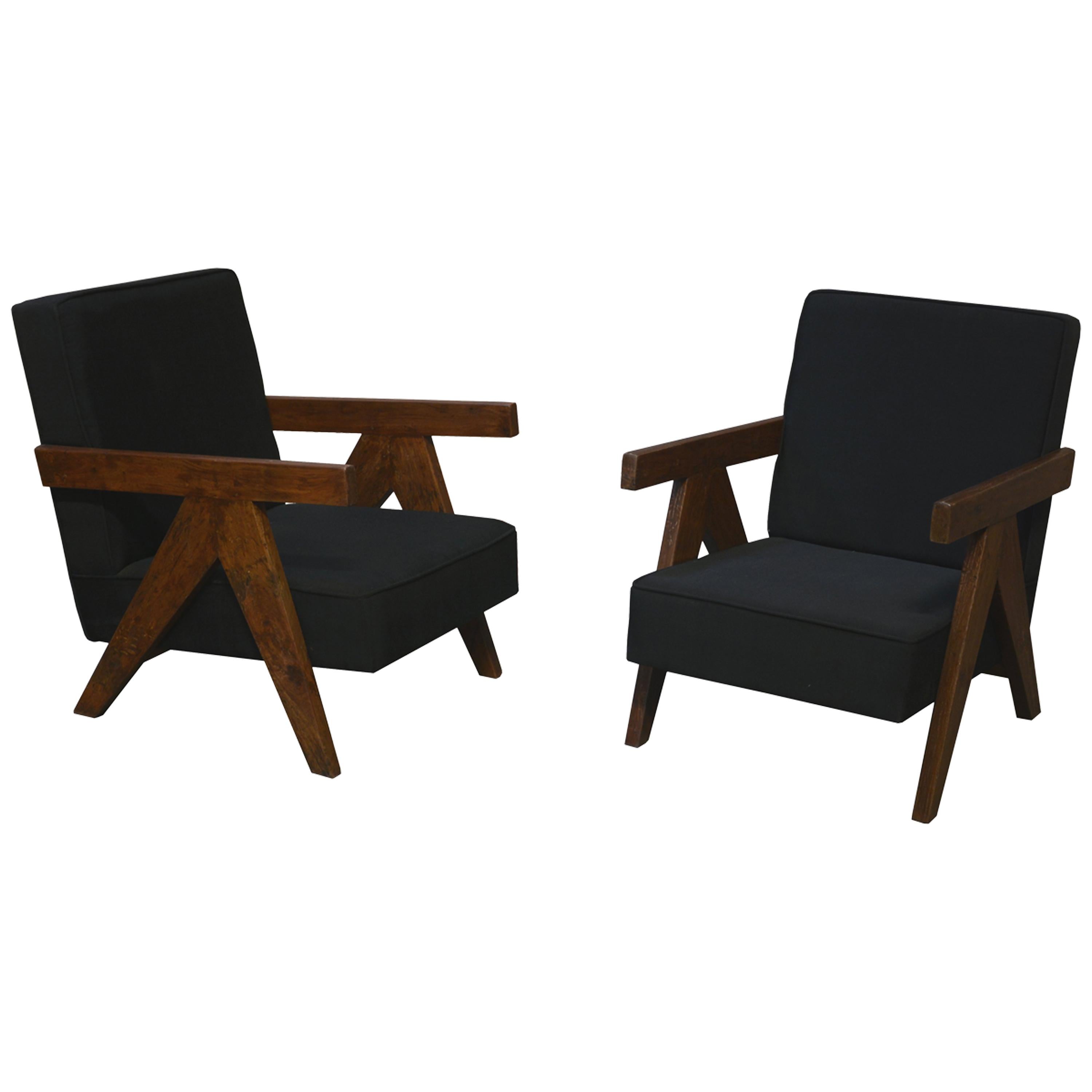 Exceptional pair of Easy Armchairs by Pierre Jeanneret For Sale