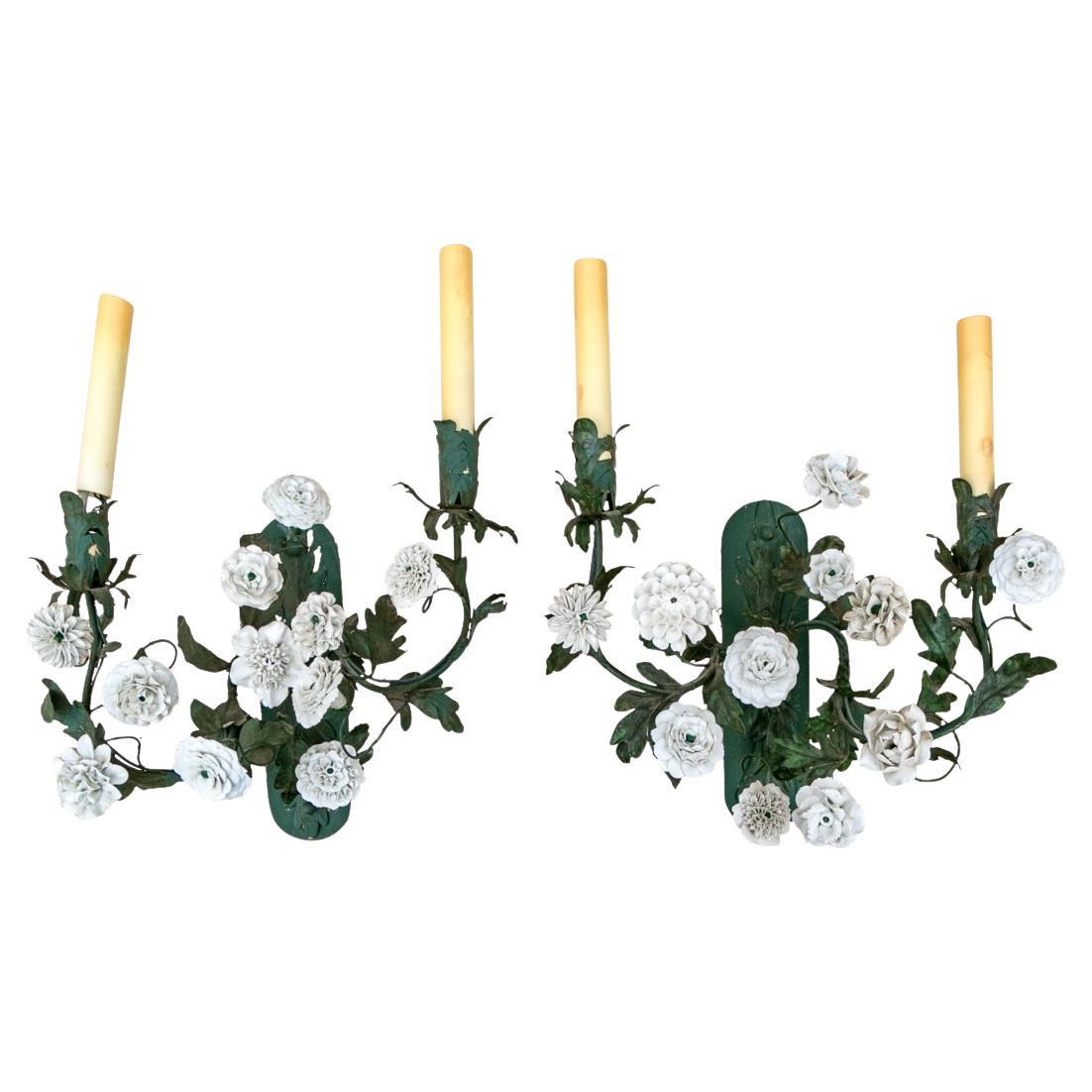 Außergewöhnliches Paar elektrischer Wandleuchter mit Porzellanblumen