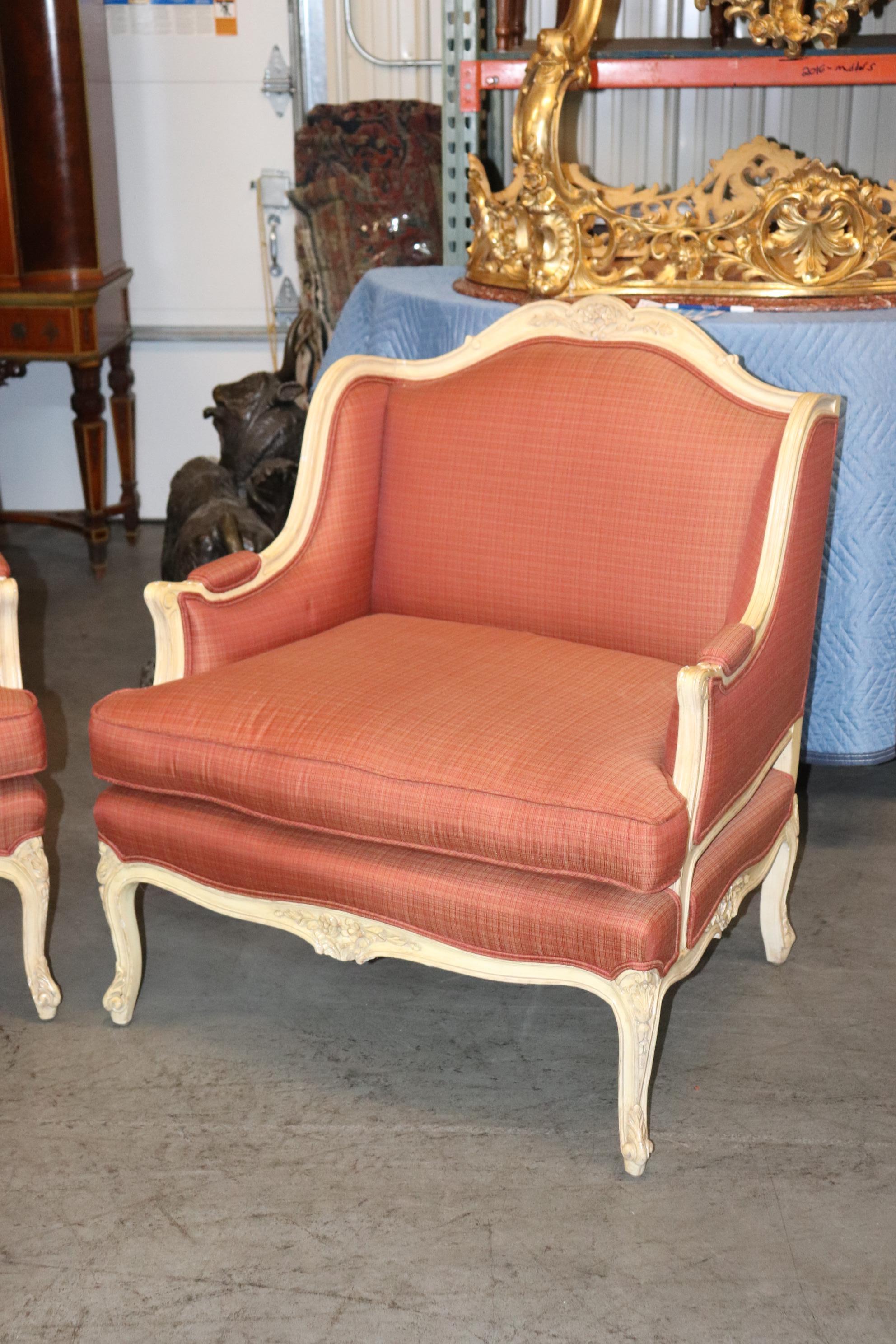 Exceptional Pair of French Louis XV Painted Decorated Wide Bergere Chairs In Good Condition In Swedesboro, NJ