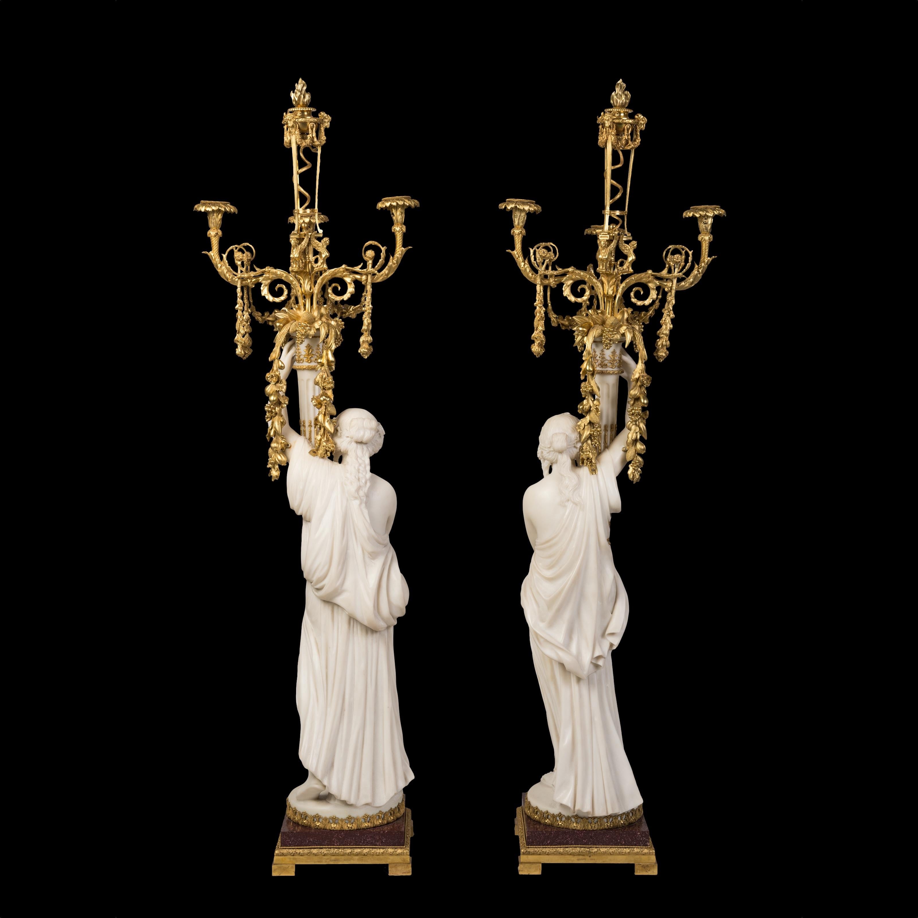 XIXe siècle Exceptionnelle paire de candélabres français en marbre montés en bronze doré par Sormani de Paris en vente