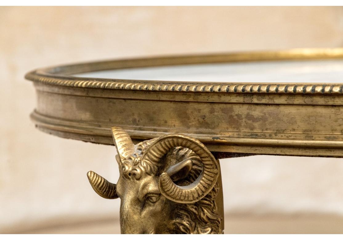 Exceptionnelle paire de tables de Gueridon en bronze doré et marbre en vente 5