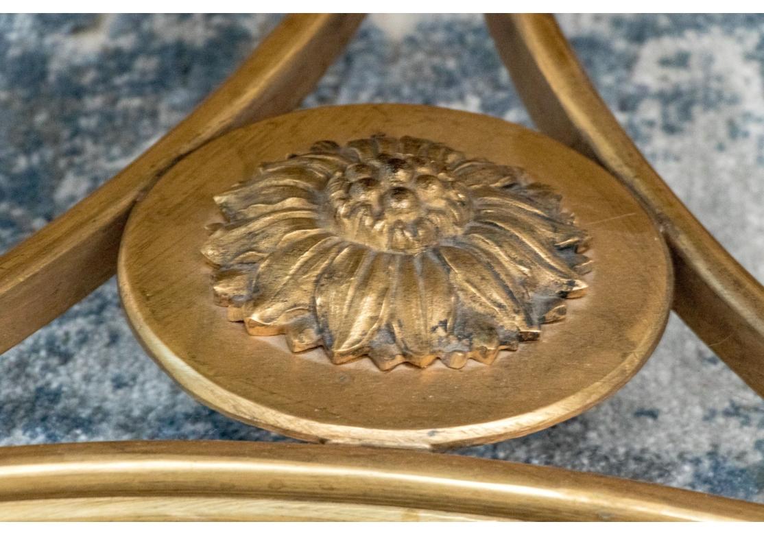 Exceptionnelle paire de tables de Gueridon en bronze doré et marbre État moyen - En vente à Bridgeport, CT