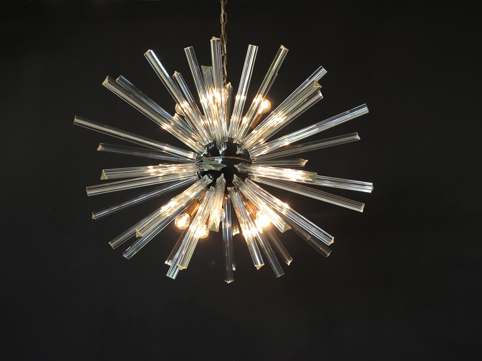 Exceptional Pair of Glass Sputnik Chandeliers, 50 crystal glass 'triedri' Murano For Sale 4