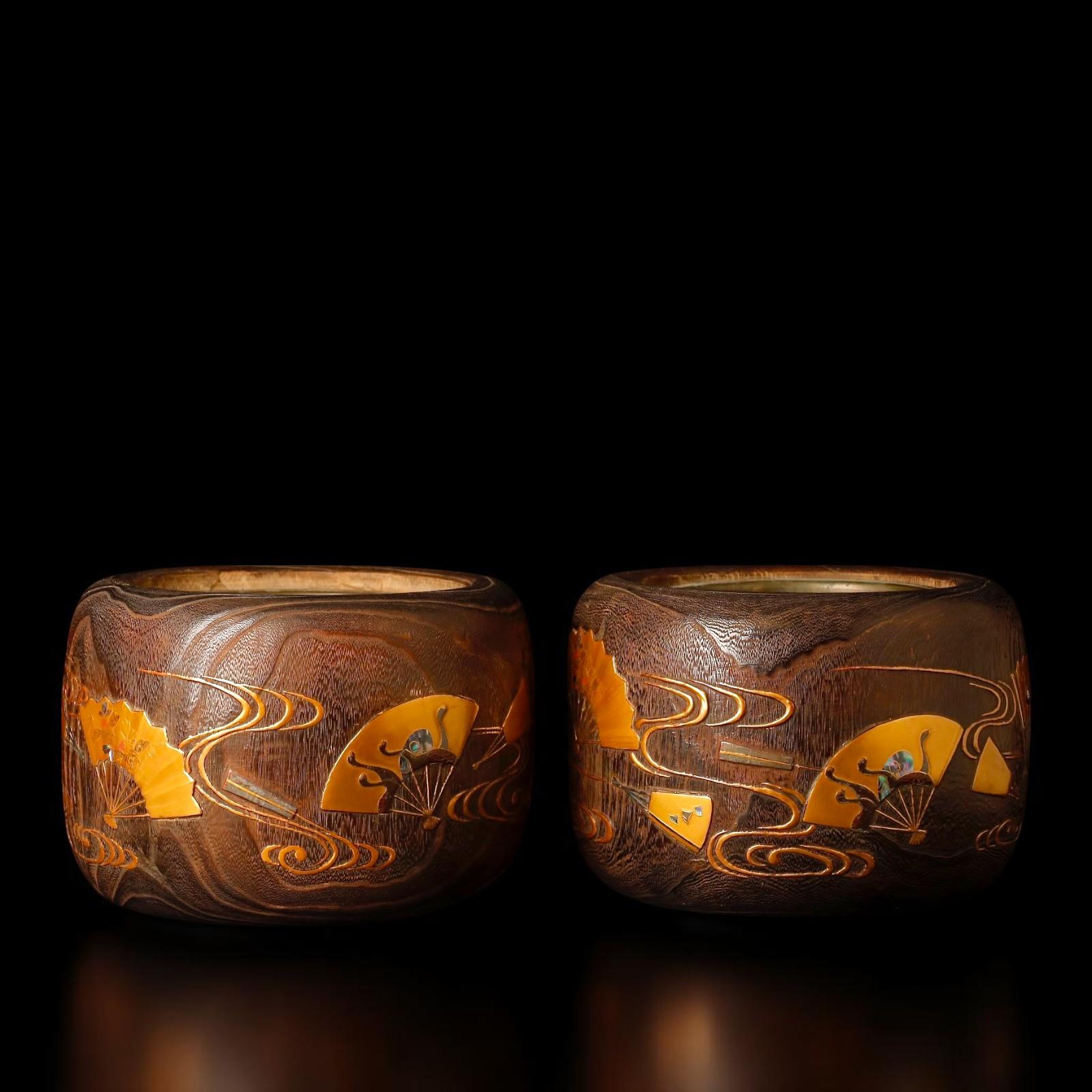 Exceptional Pair of Japanese Hibachi with Makie Lacquer – Edo to Meiji Period, 1 For Sale 6