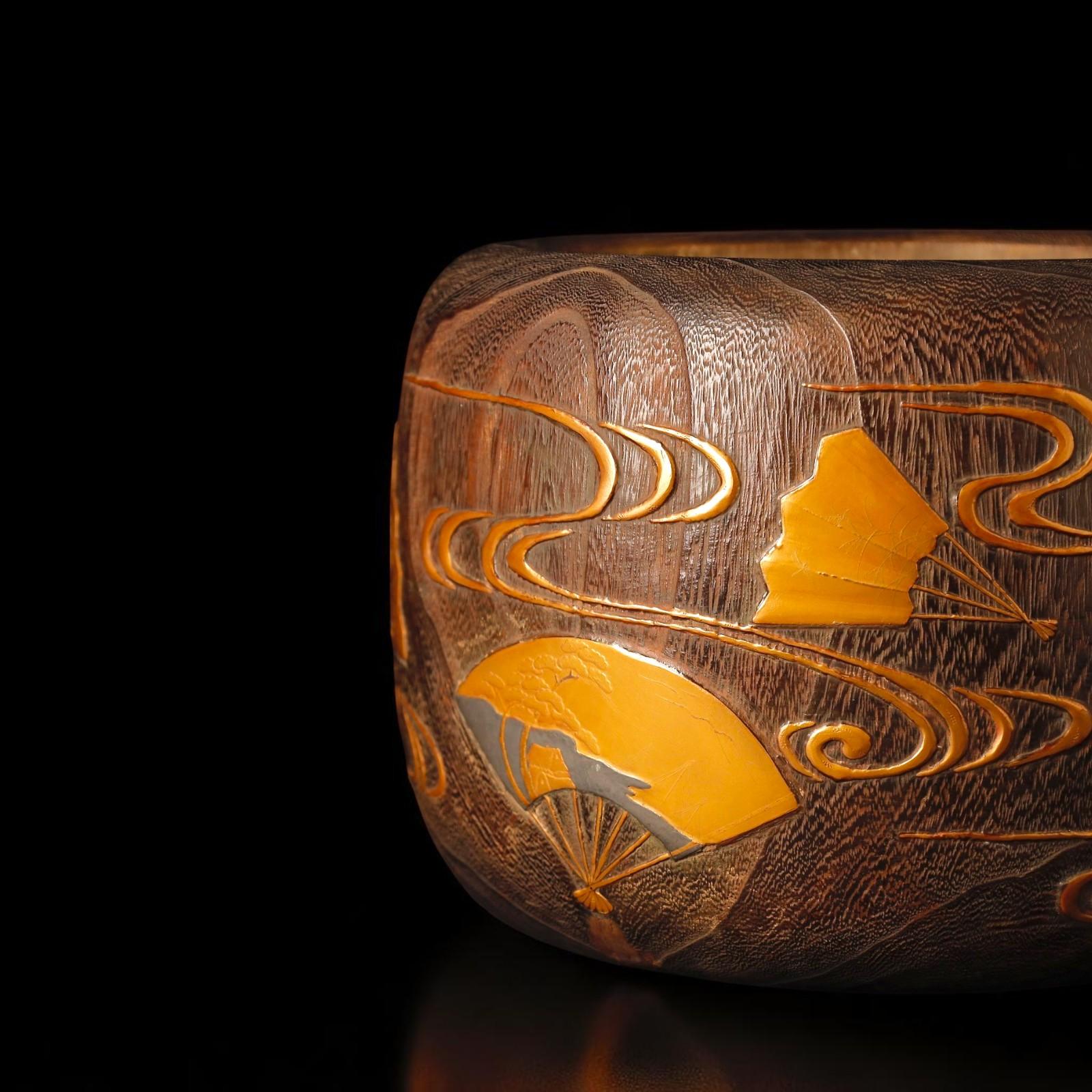 Exceptional Pair of Japanese Hibachi with Makie Lacquer – Edo to Meiji Period, 1 For Sale 9