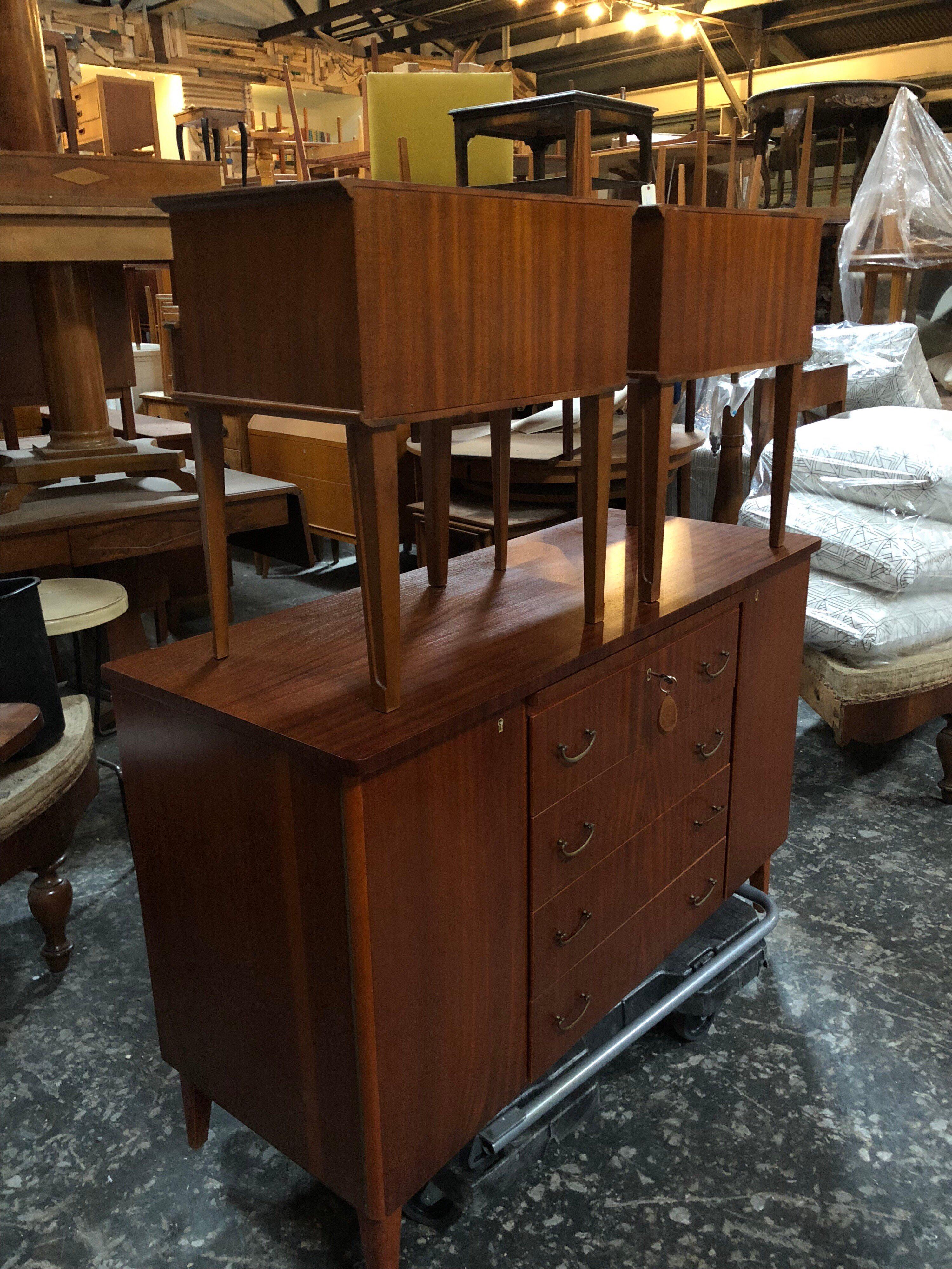 Exceptional Pair of Mahogany Night Stands or End Tables 1