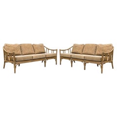 Eccezionale coppia di divani con cornice in rattan McGuire