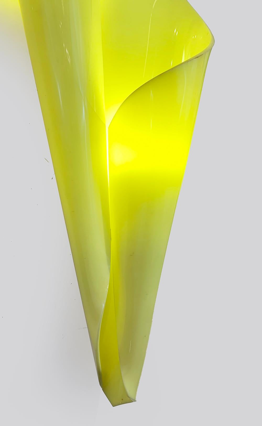 Lucite Eccezionale coppia di applique del 1950, di Hanns Hoffmann-Lederer per Heinz Hecht in vendita