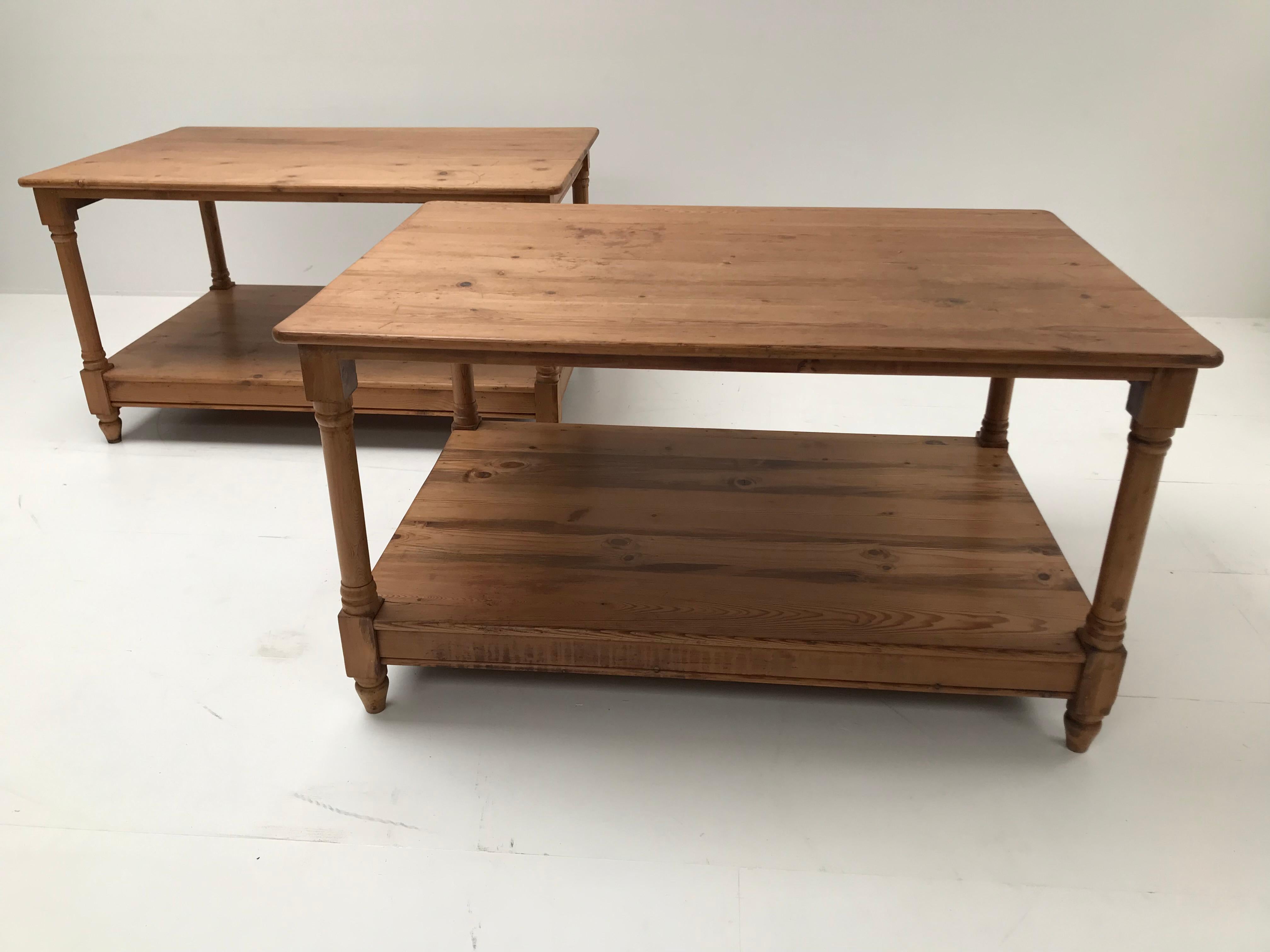 Early 20th Century Exceptional Pair of Small Drapiers Tables For Sale