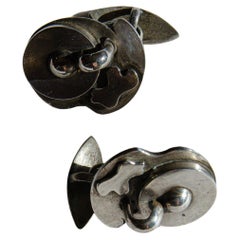 Exceptional pair of sterling silver modernist cufflinks designed by Sam Kramer