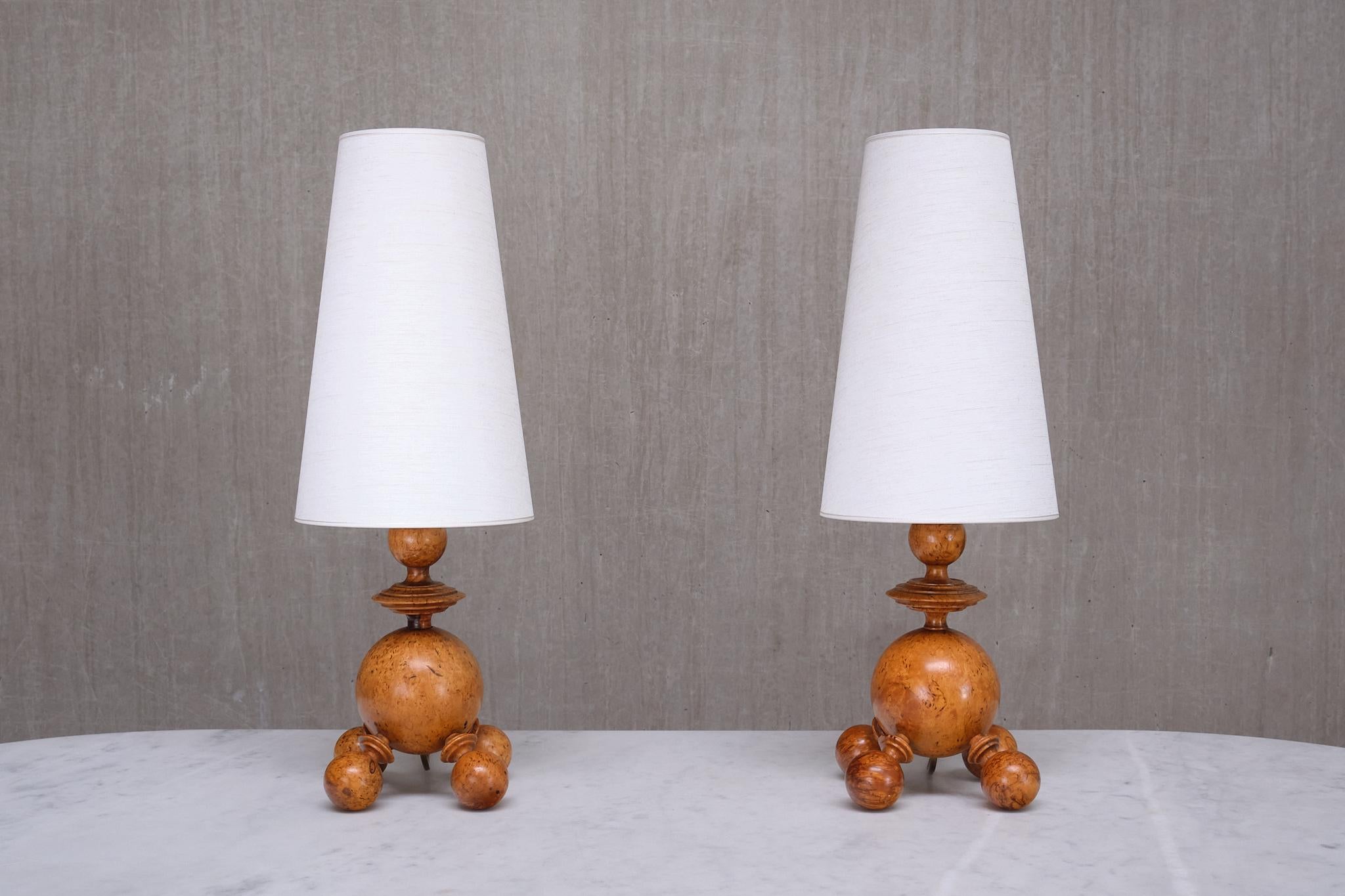 Exceptional Pair of Swedish Modern Table Lamps in Turned Masur Birch, 1930s 10