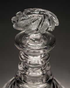 Außergewöhnliches Paar Regency-Karaffen mit Stöpseln im Wirbelschliff