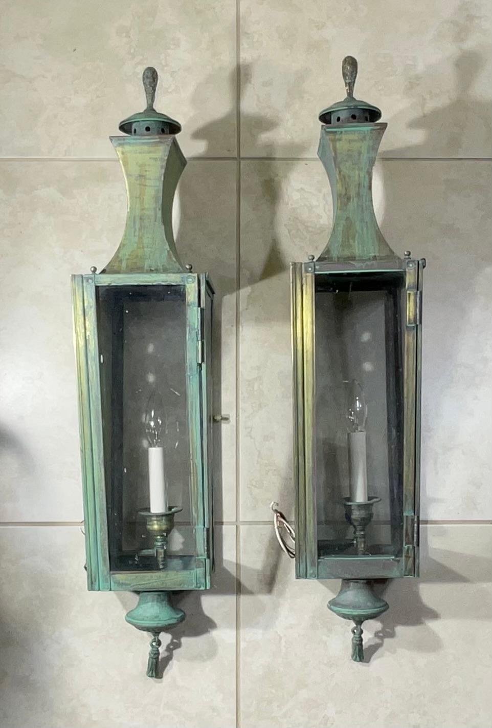Exceptional Pair of Vintage Solid Brass Wall Lanterns - Patinated Verdigris For Sale 4