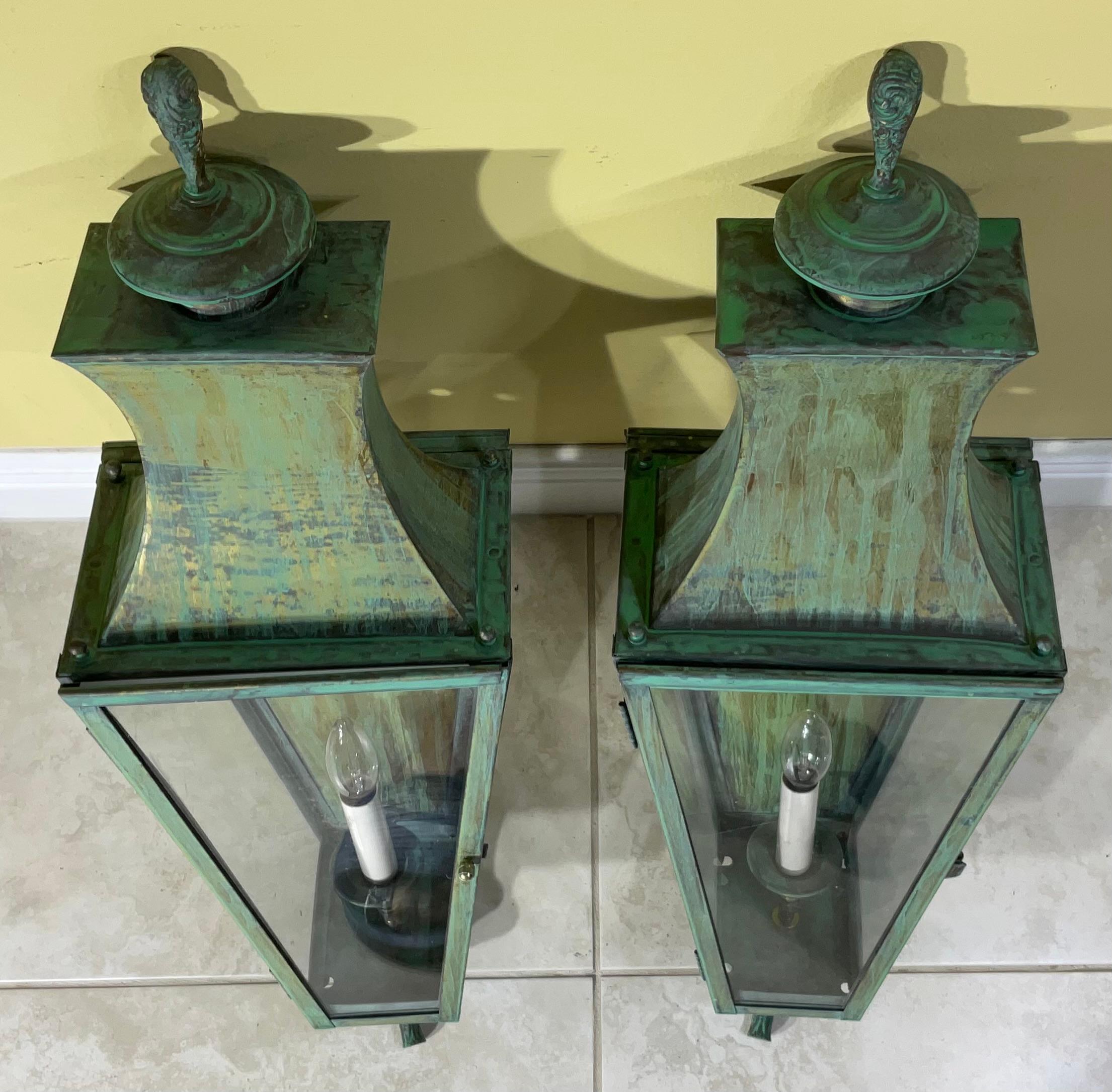 Exceptional Pair of Vintage Solid Brass Wall Lanterns - Patinated Verdigris For Sale 10