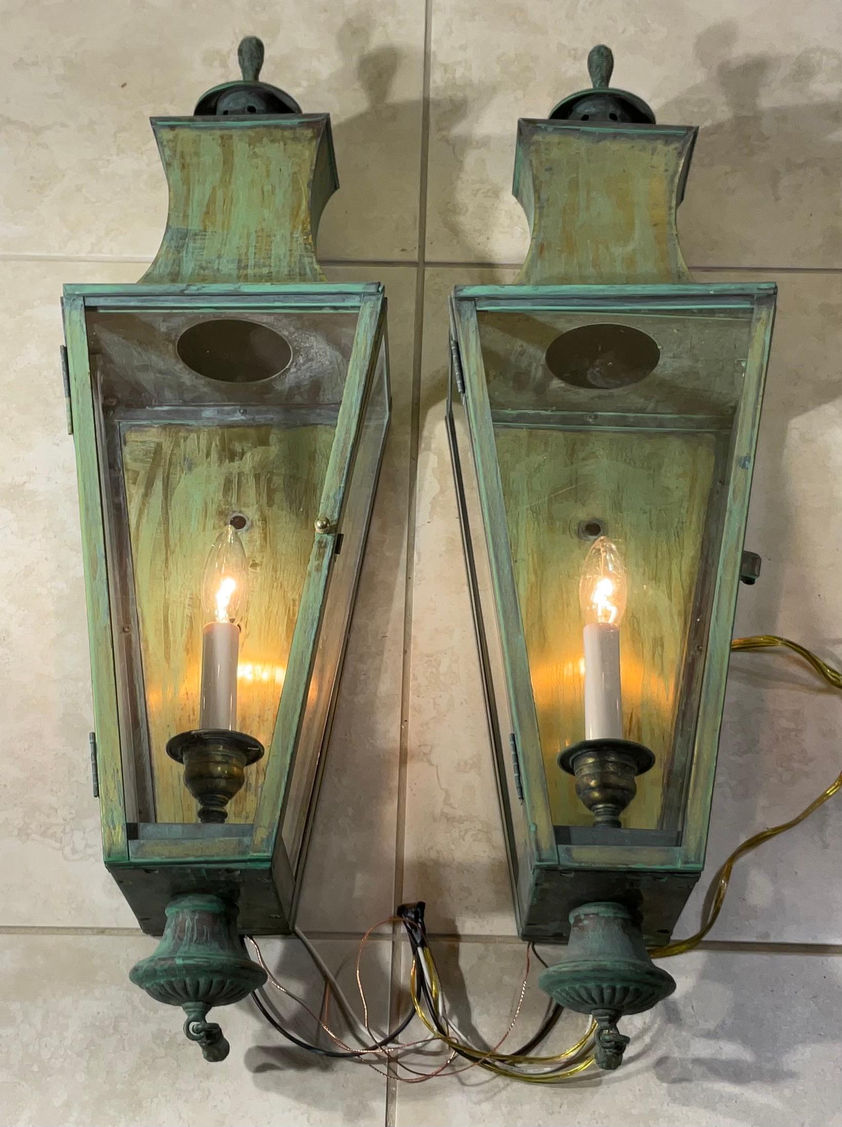 American Exceptional Pair of Vintage Solid Brass Wall Lanterns - Patinated Verdigris For Sale