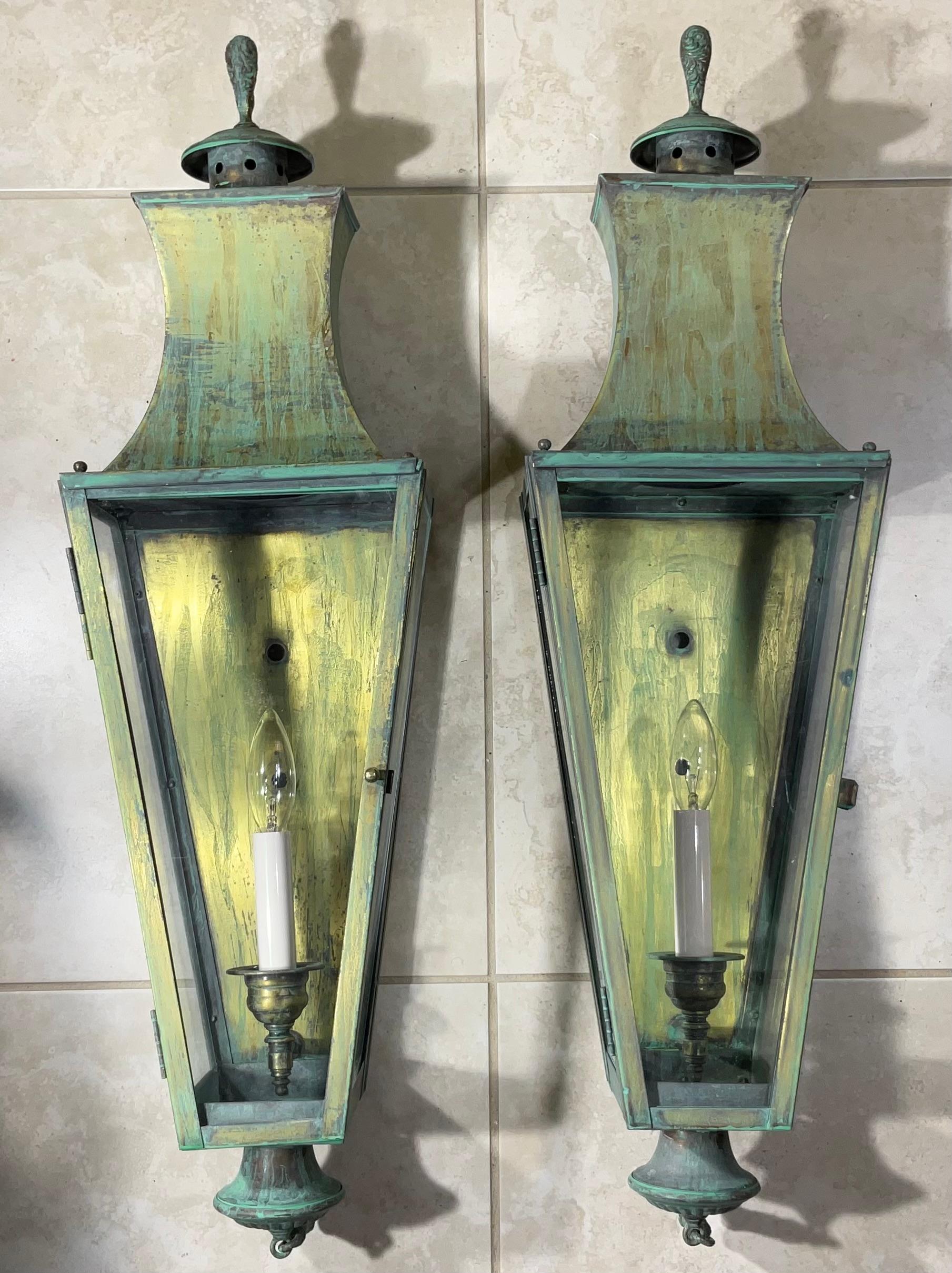 Hand-Crafted Exceptional Pair of Vintage Solid Brass Wall Lanterns - Patinated Verdigris For Sale
