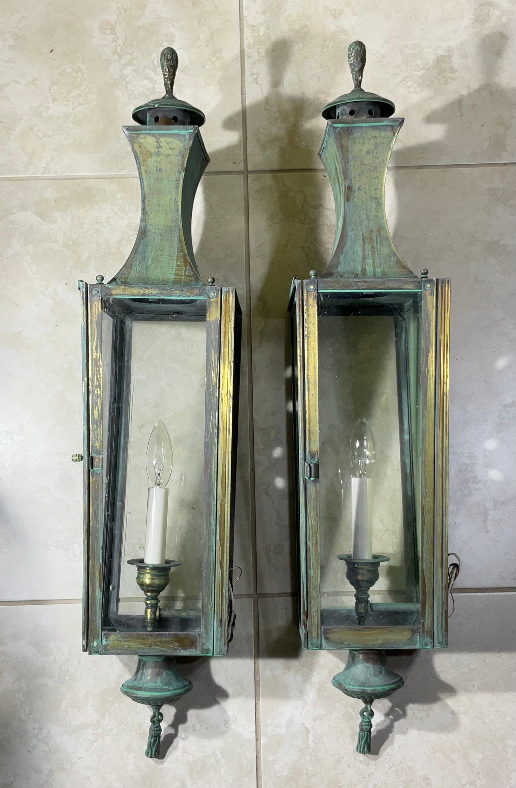 Exceptional Pair of Vintage Solid Brass Wall Lanterns - Patinated Verdigris For Sale 2