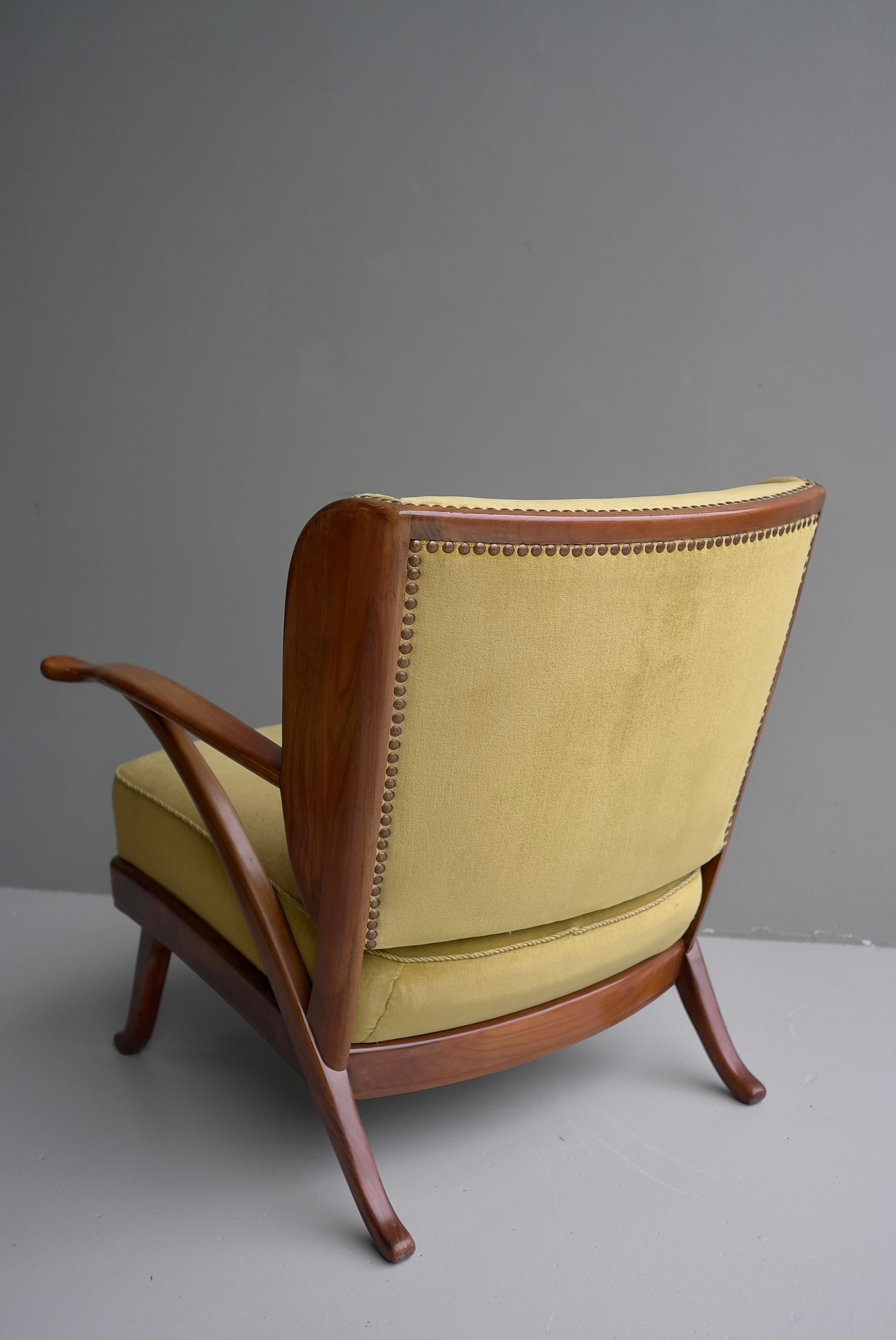 Mid-Century Modern Exceptional Pair of Wingback Lounge Chairs, Walnut and Ocher Mohair, Italy 1950s