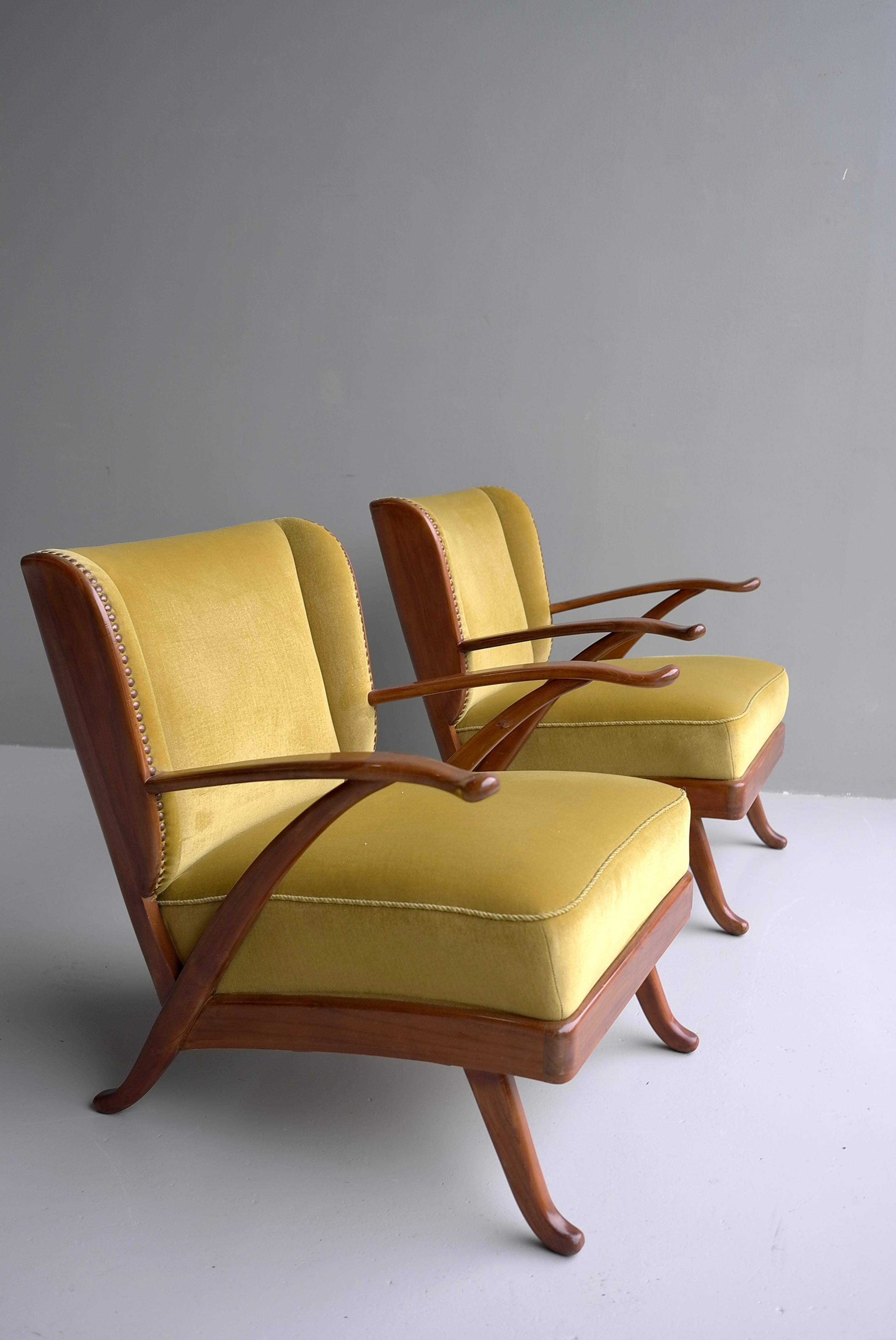 Italian Exceptional Pair of Wingback Lounge Chairs, Walnut and Ocher Mohair, Italy 1950s