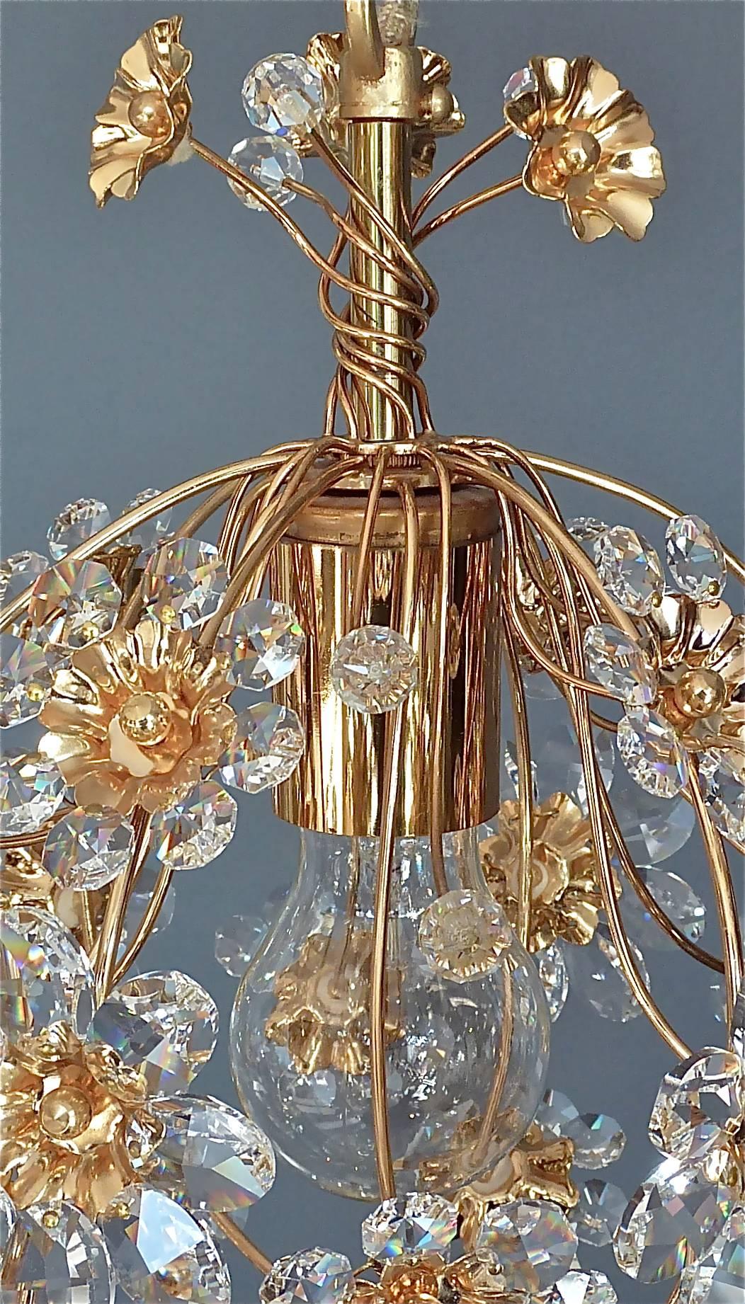 Exceptional Palwa Gilt Brass Crystal Glass Flower Ball Chandelier, circa 1960 In Good Condition In Nierstein am Rhein, DE