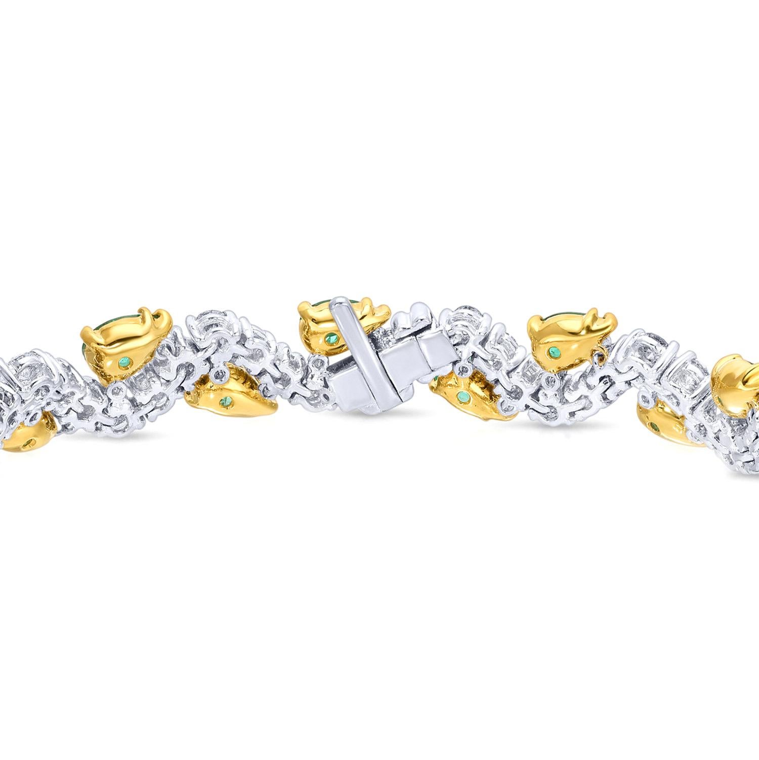Taille poire Bracelet exceptionnel d'émeraudes et de diamants de taille poire 17 carats en or 18K en vente