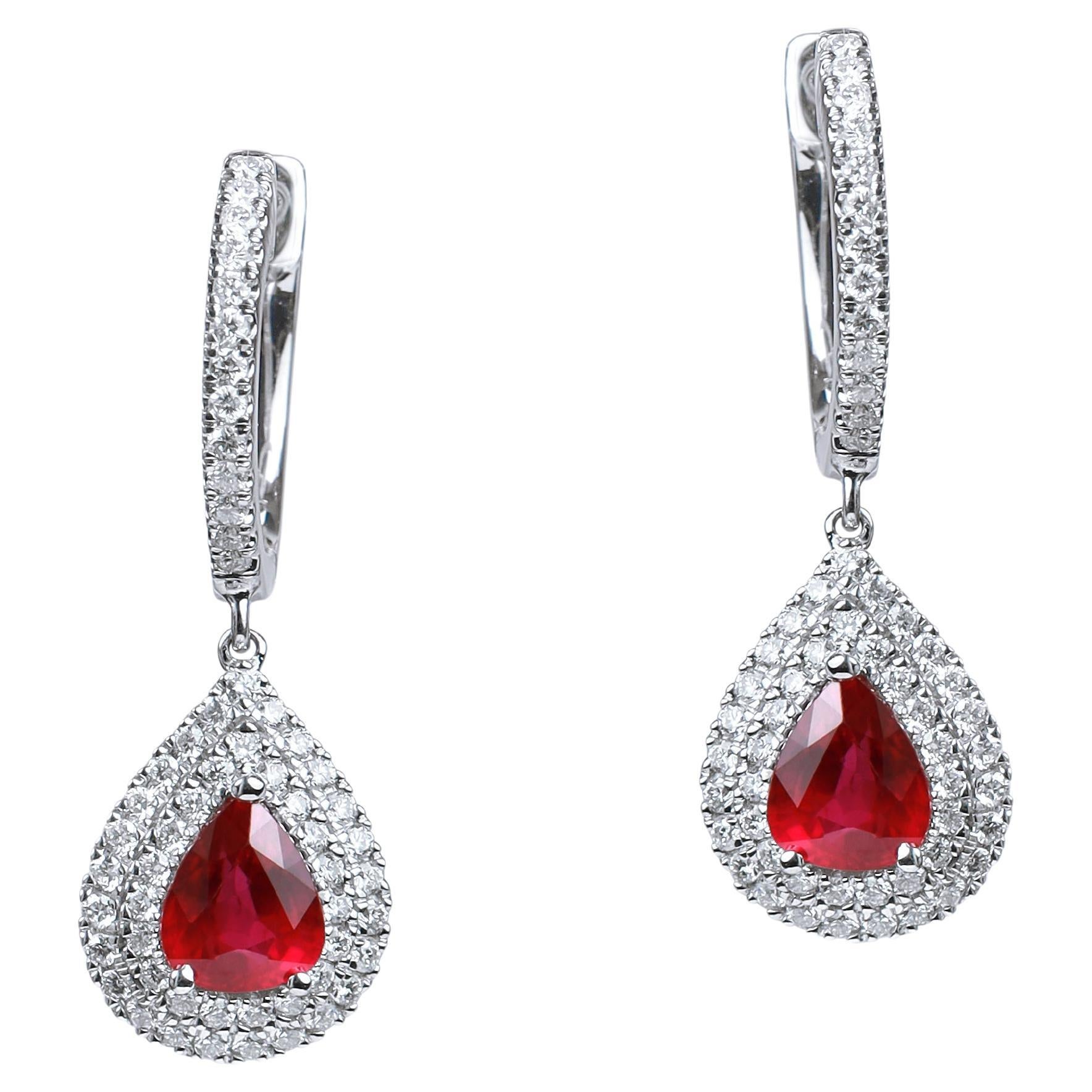 Exceptional Pear natural ruby diamond dangle earrings, halo diamond in 18k gold For Sale