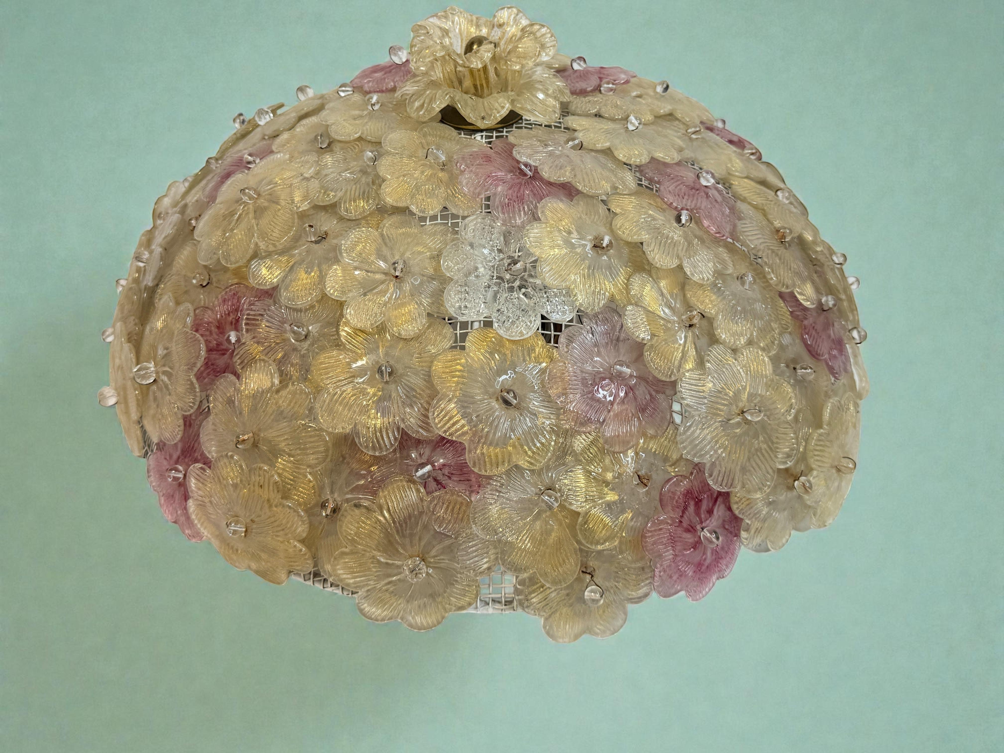 Exceptionnel affleurant à fleurs rose et or Barovier&Toso Venise Italie, années 1960 en vente 4