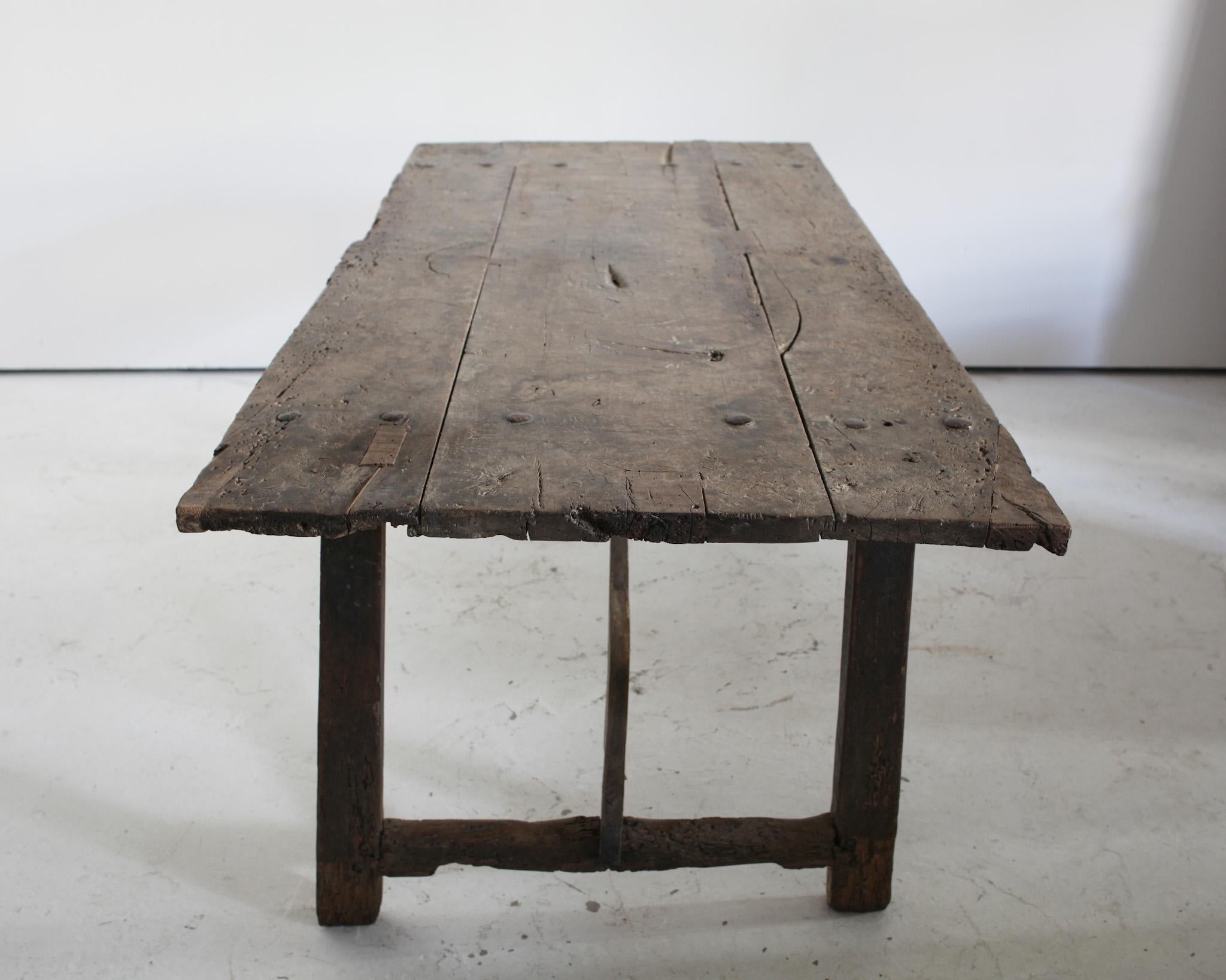 Exceptional Primitive Wabi Sabi 18Th C. Walnut Catalan Dinning Table  In Good Condition In London, GB