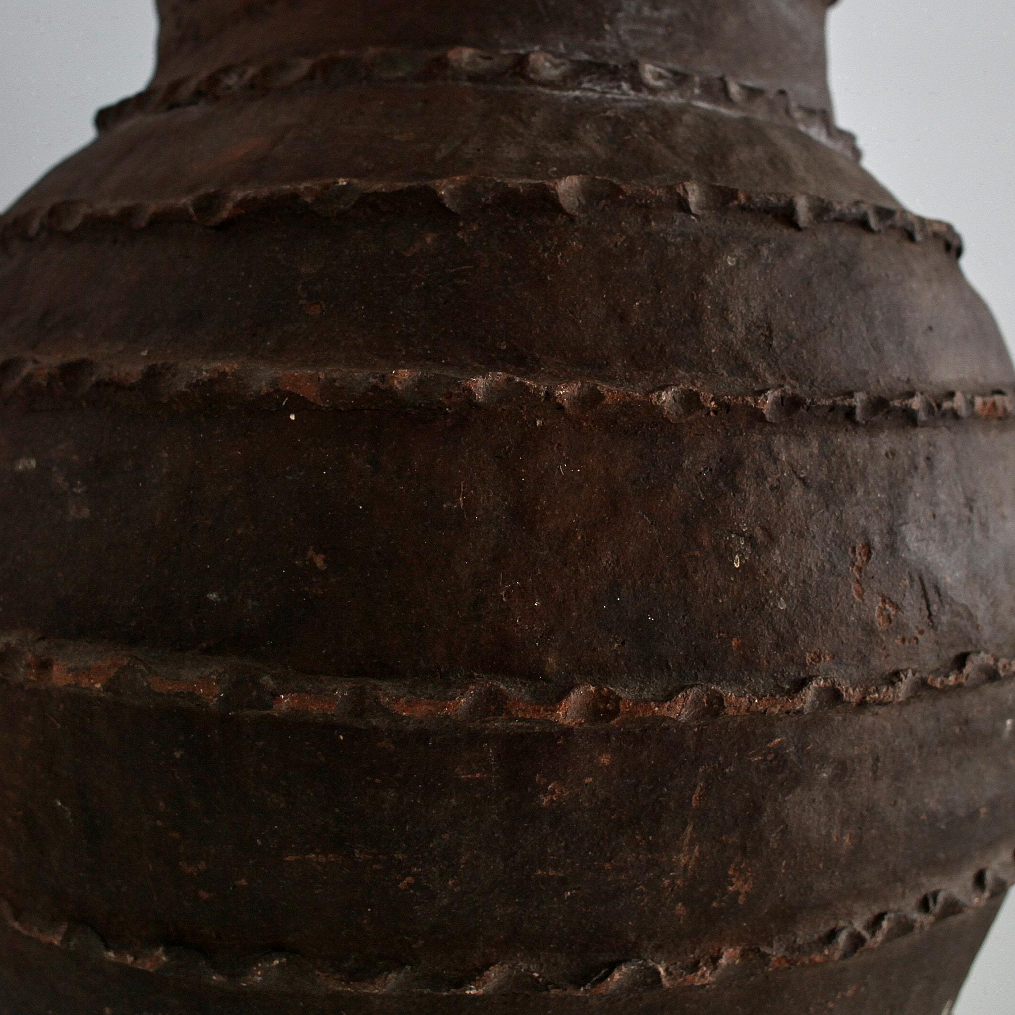 Terre cuite Exceptionnel grand récipient portugais primitif Wabi Sabi en terre cuite du 18ème siècle en vente