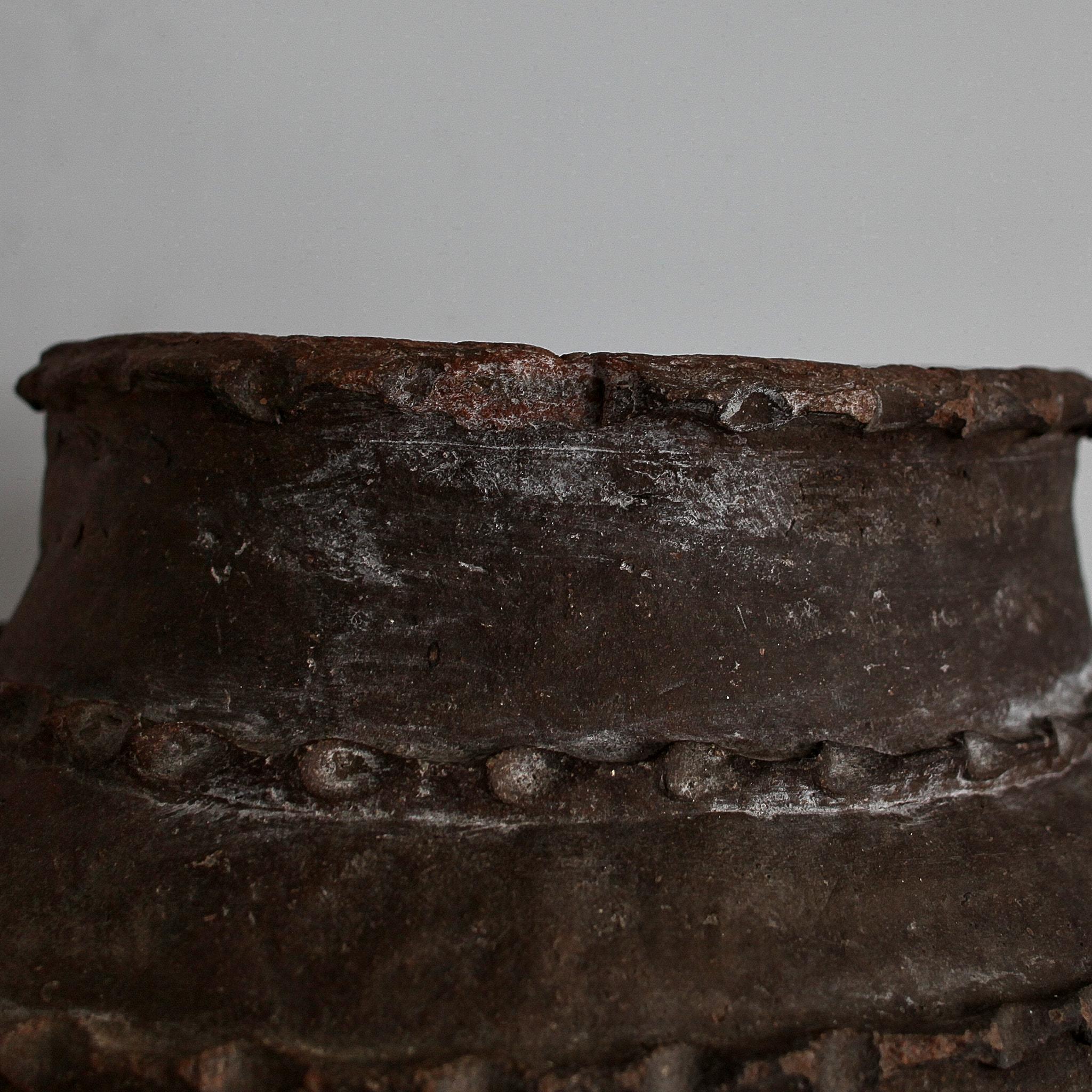 Exceptionnel grand récipient portugais primitif Wabi Sabi en terre cuite du 18ème siècle en vente 2