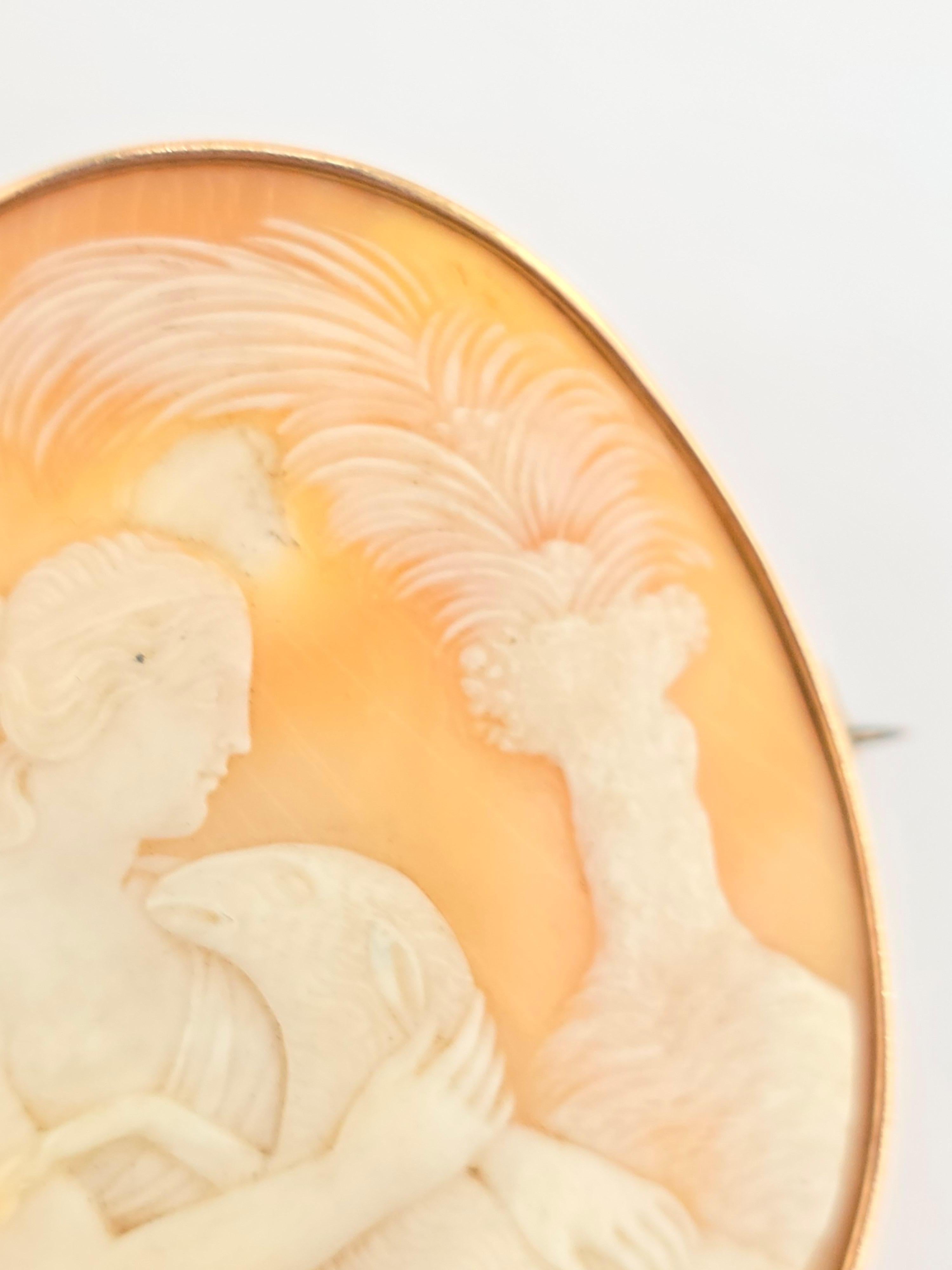 Exceptional Quality 14K Yellow Gold Cameo Brooch With Superb Carving In Good Condition For Sale In Media, PA