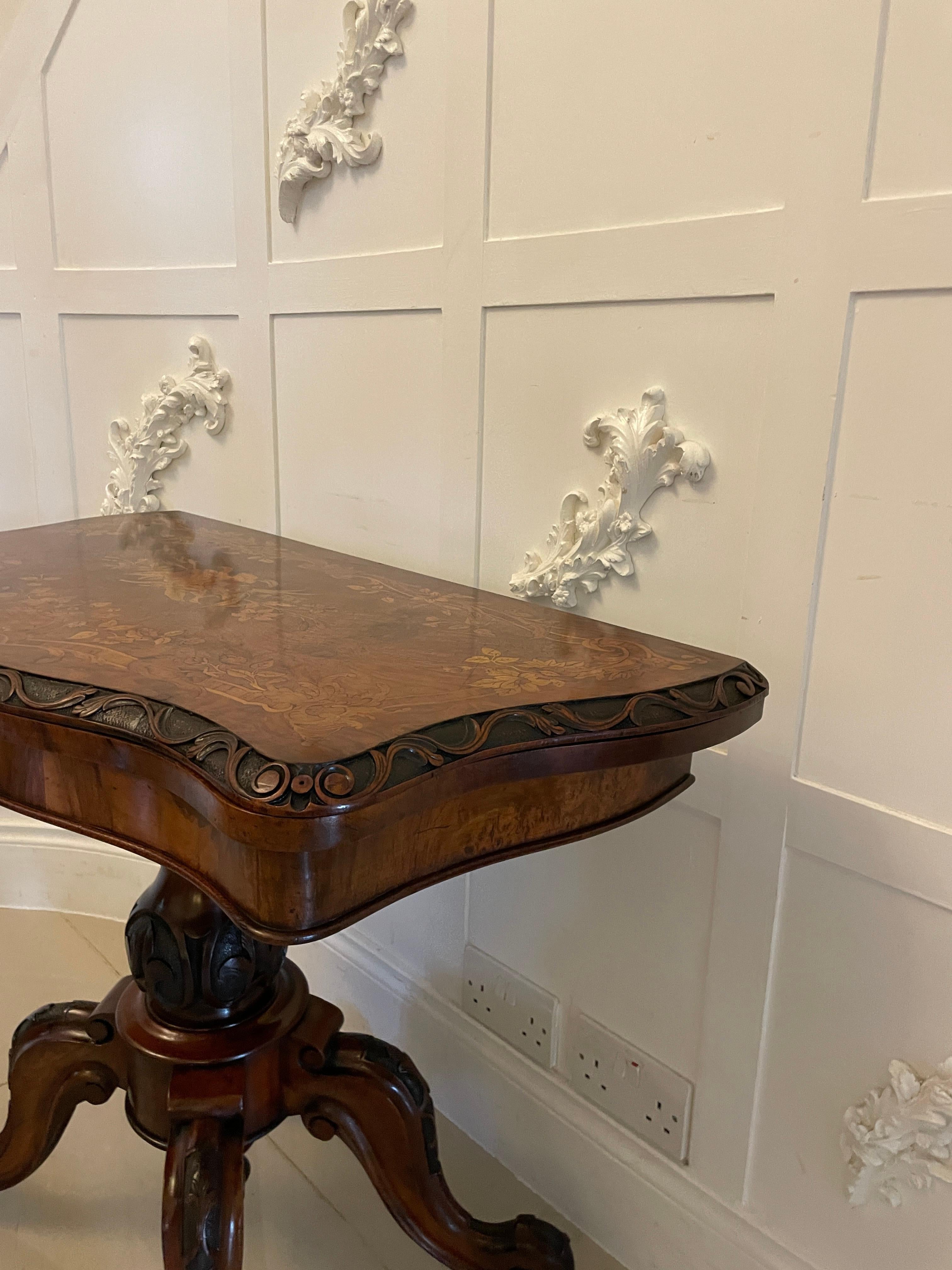 Table console ancienne de qualité exceptionnelle en ronce de noyer incrustée de marqueterie florale en vente 6