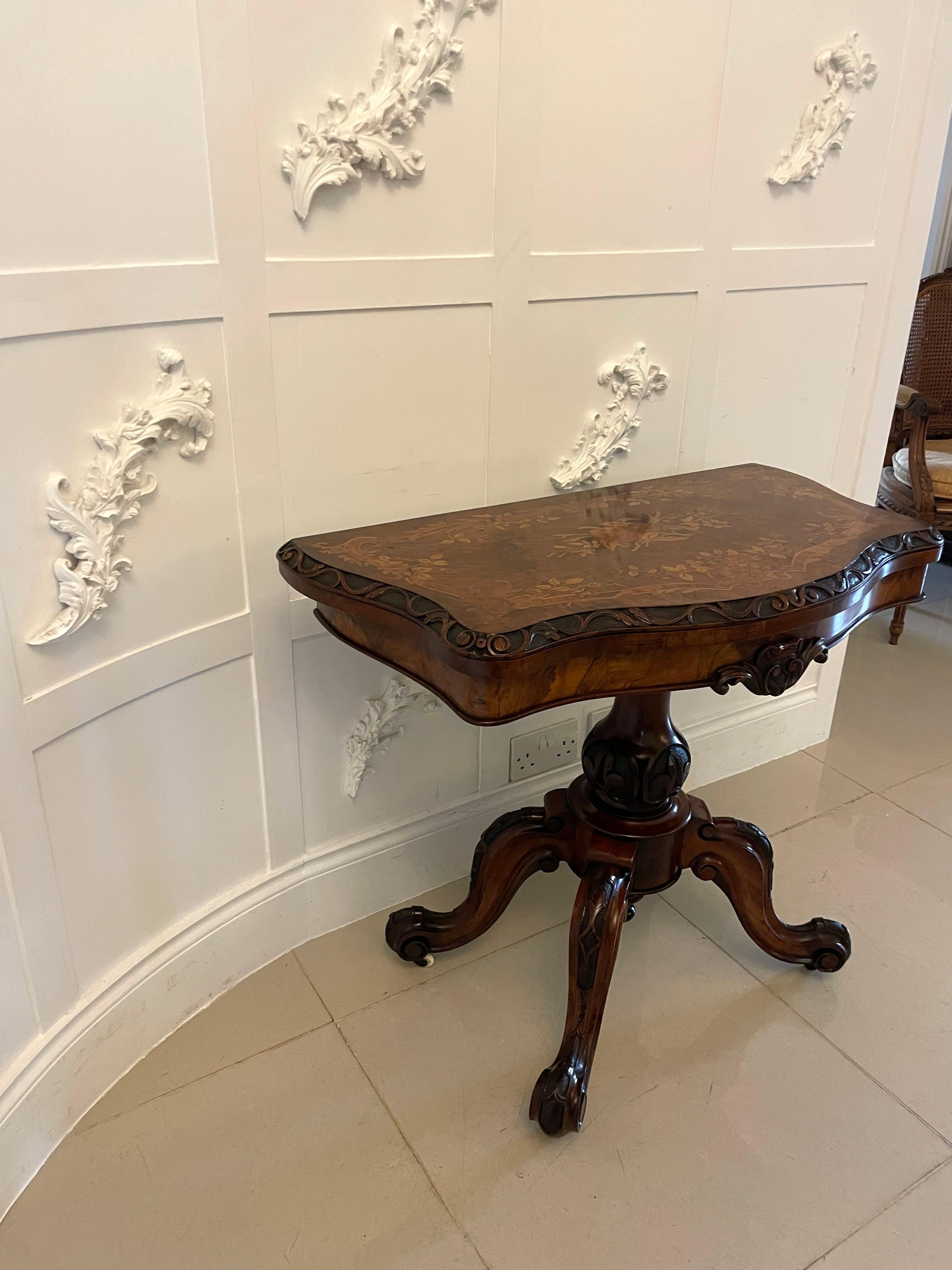 Table console ancienne de qualité exceptionnelle en ronce de noyer incrustée de marqueterie florale en vente 9