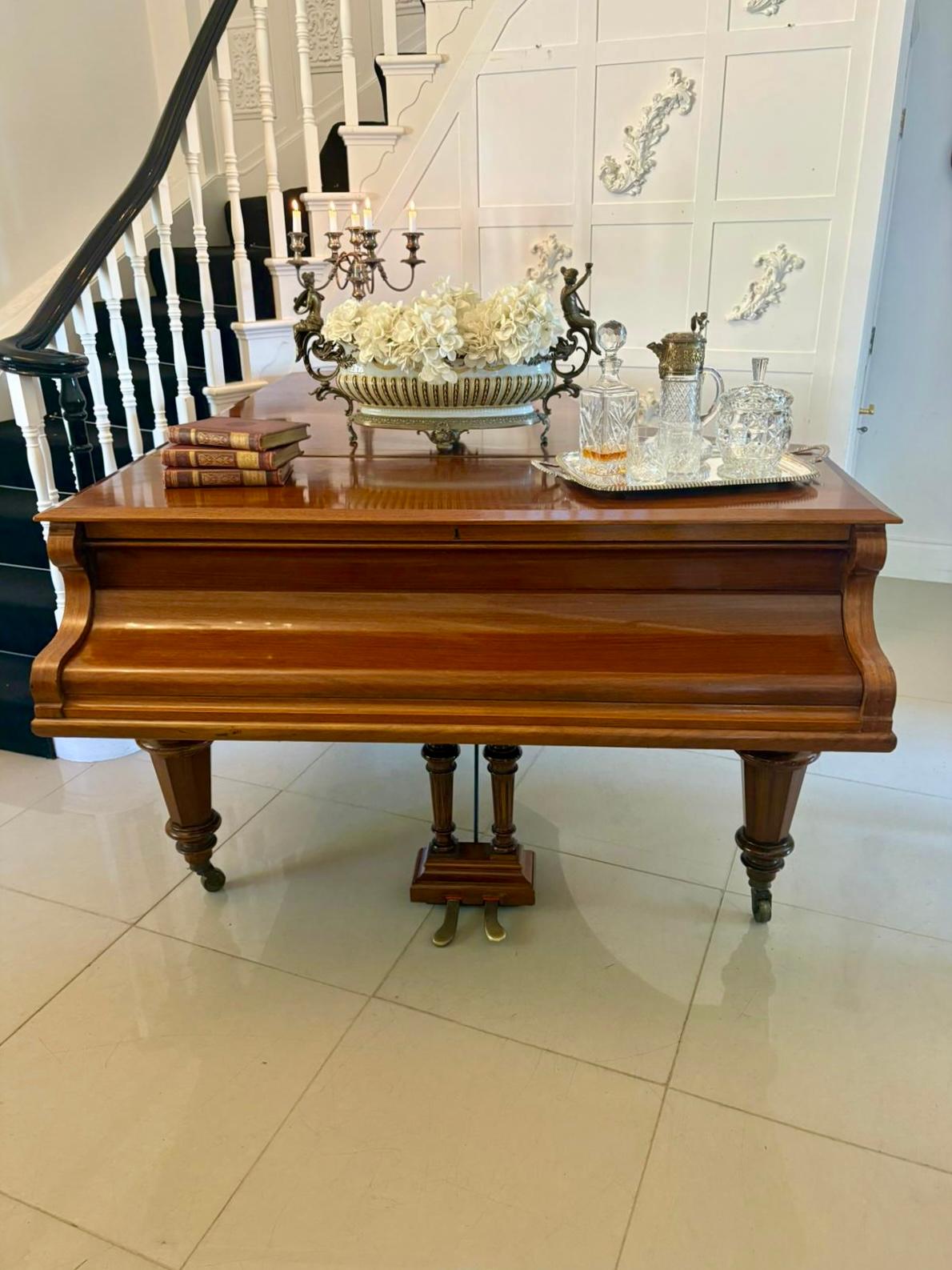 XIX secolo Pianoforte a coda da boudoir in palissandro vittoriano di qualità eccezionale A.I.C. in vendita